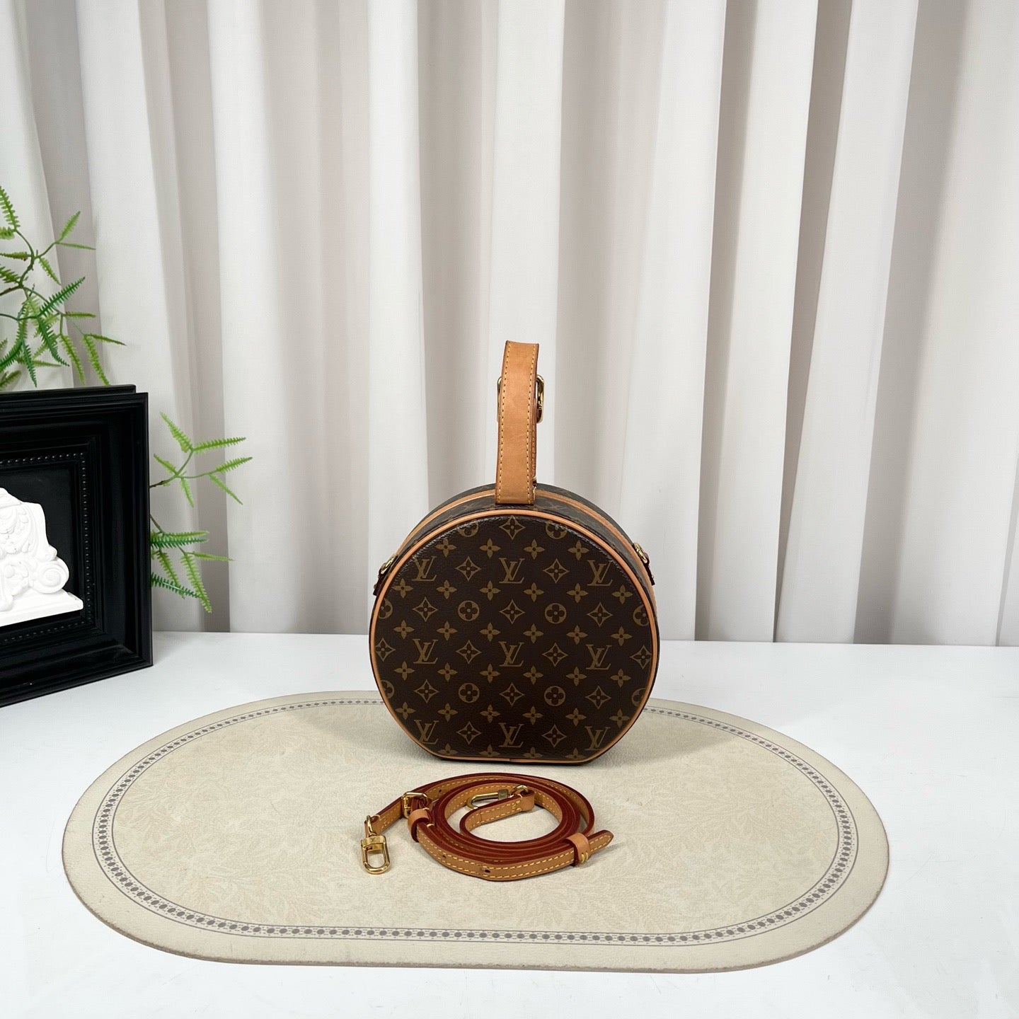 Louis Vuitton Petite Boite Chapeau 15cm Monogram Bag