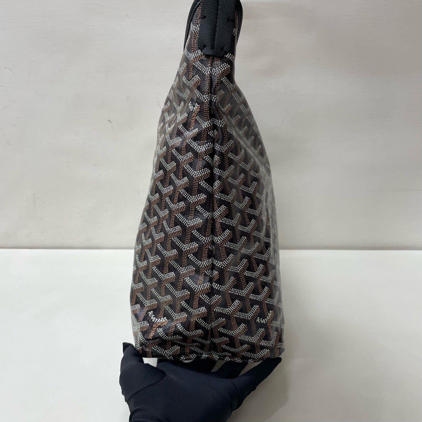Goyard Hobo Saint Louis Black Chevron Canvas Shoulder Bag