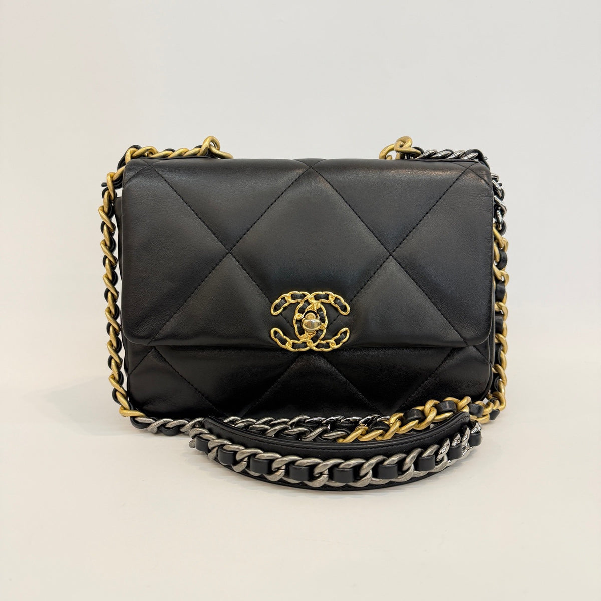 Chanel 19 Bag Medium