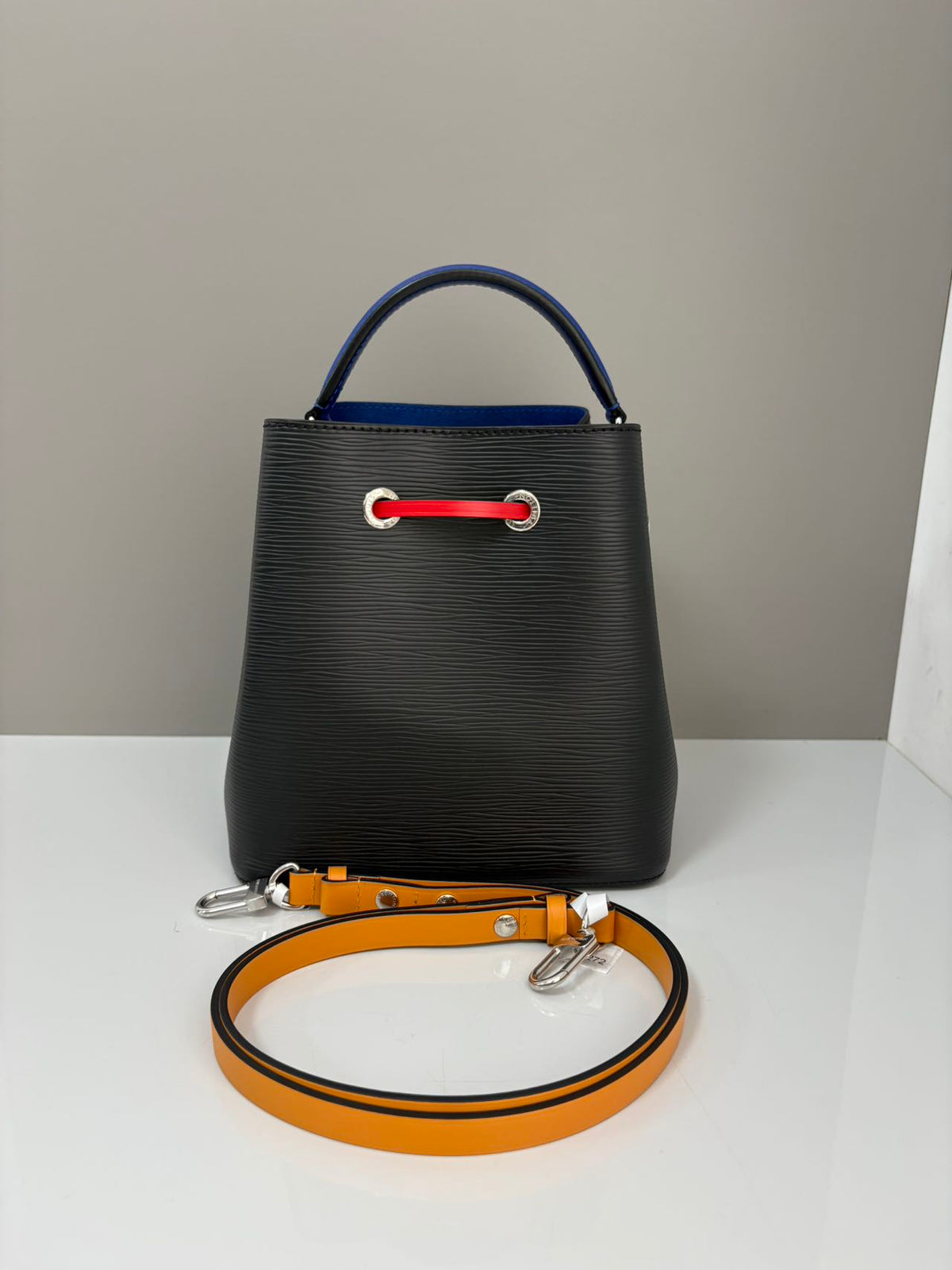 Louis Vuitton NeoNoe BB, Black Epi Leather