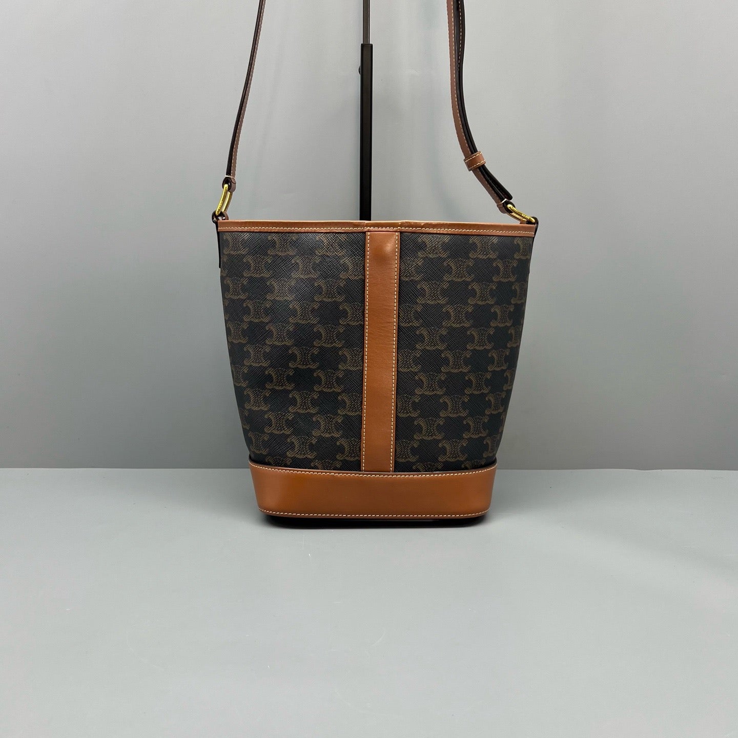 CELINE Triomphe Bucket