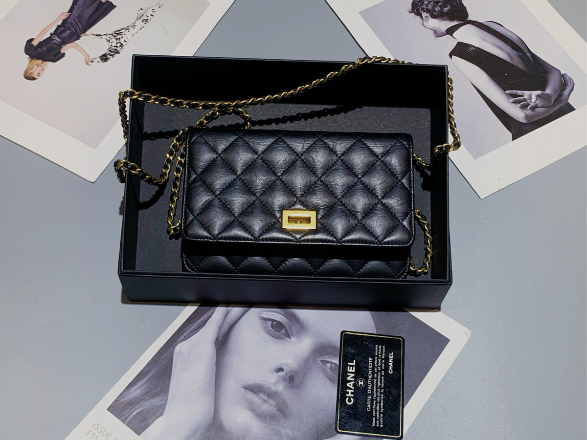 CHANEL 2.55 WOC