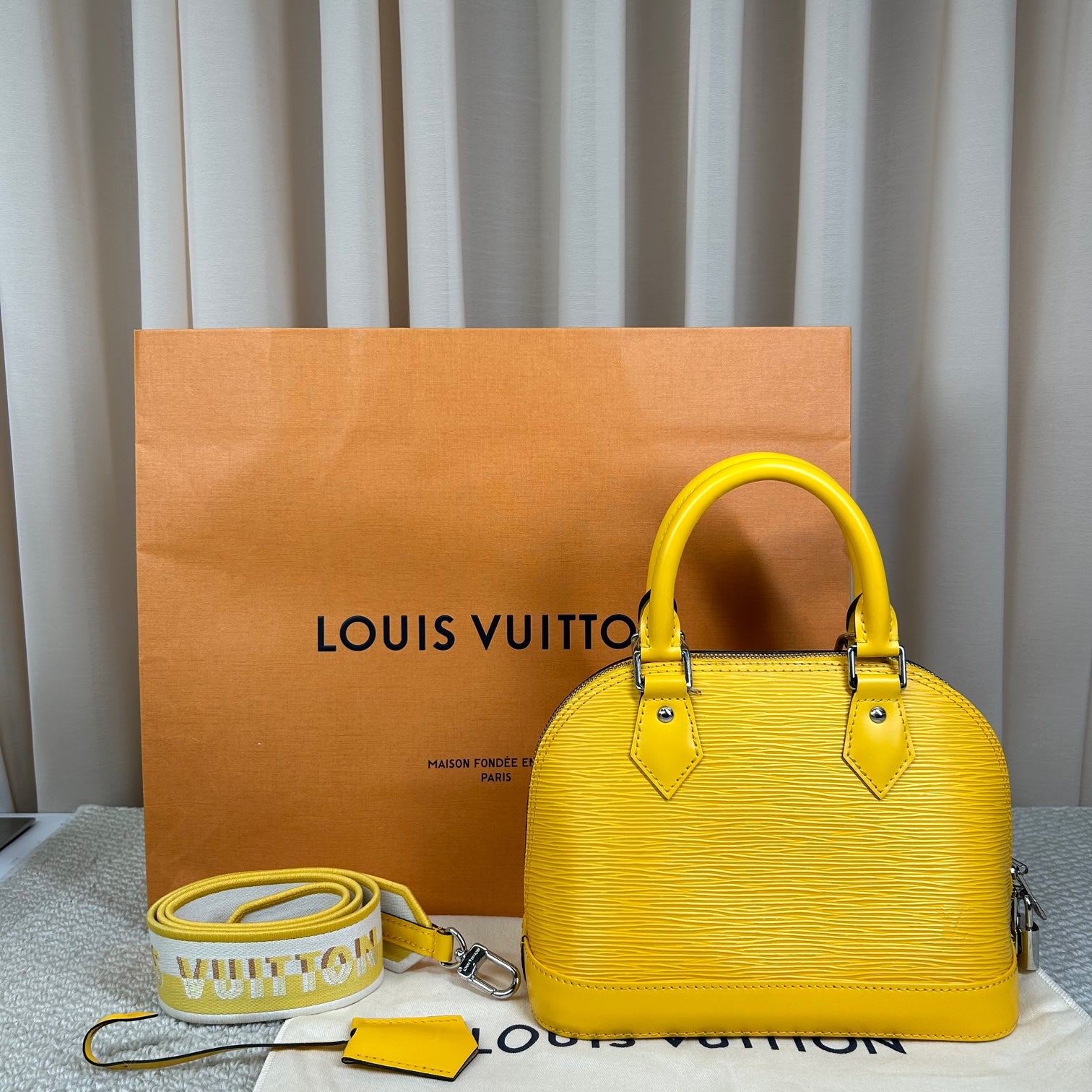 LOUIS VUITTON Alma BB