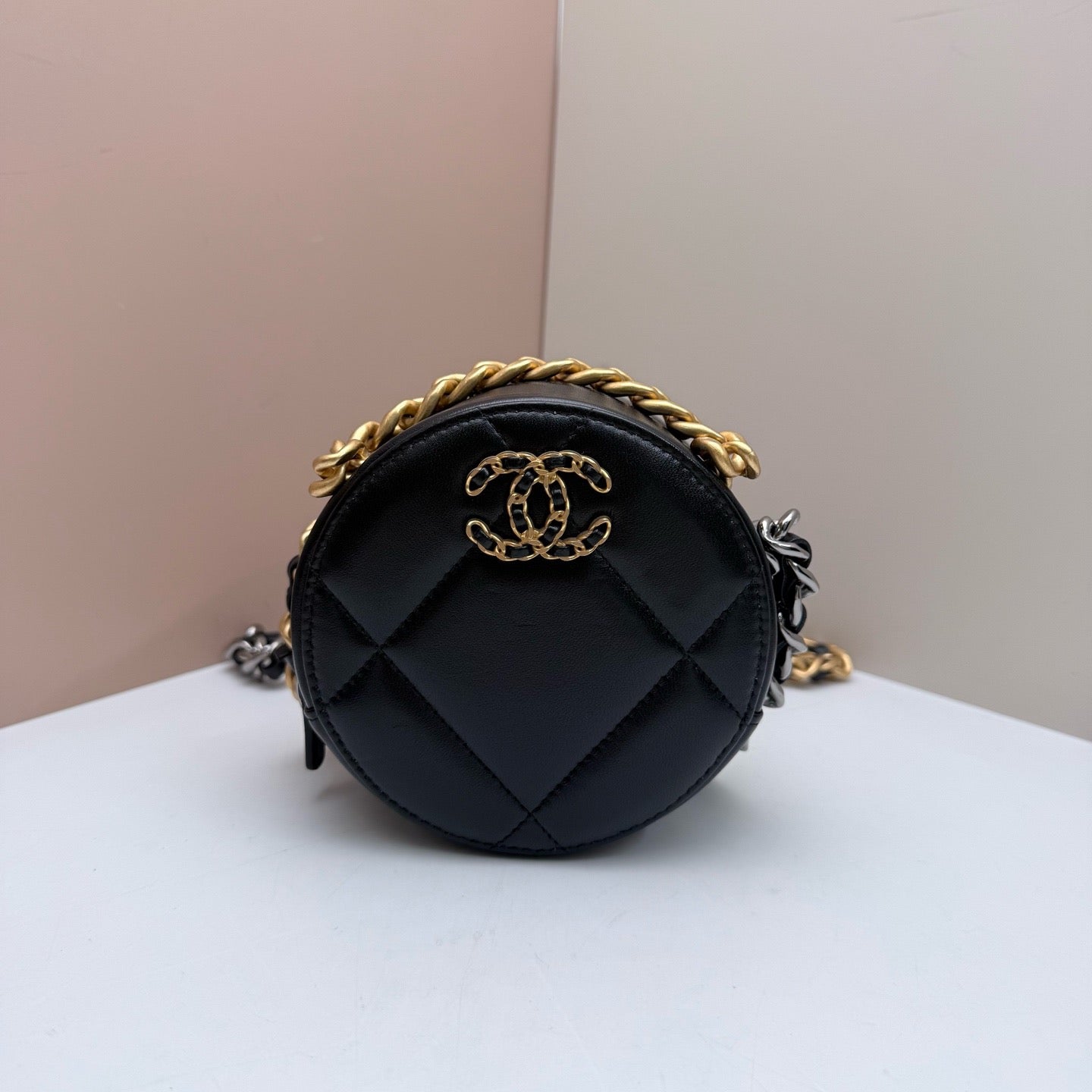 Chanel 19 Round Mini