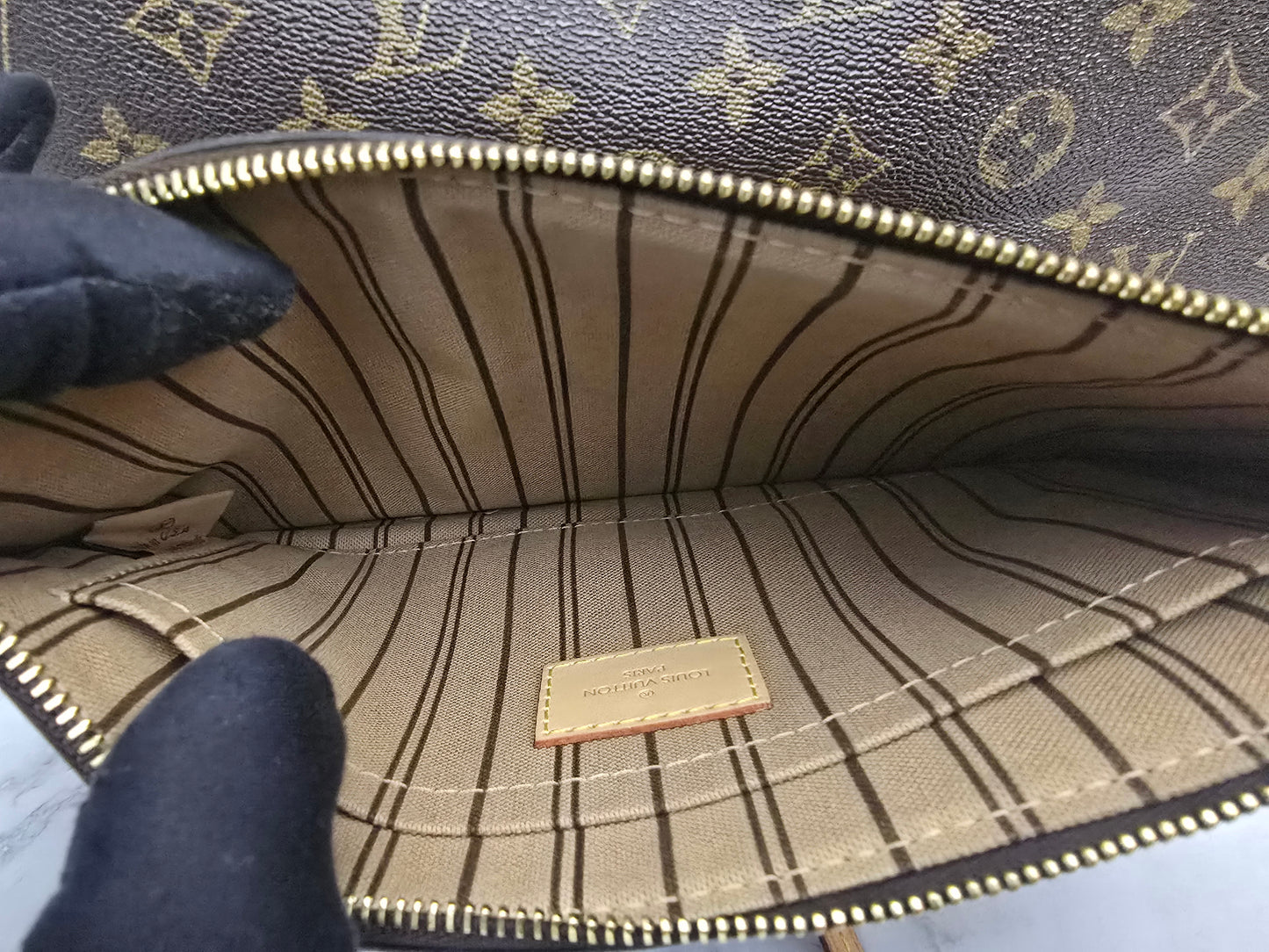 Pre-owned Authentic Louis Vuitton Neverfull GM In Excellent Condition