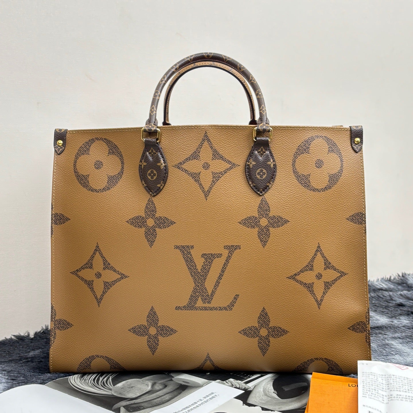 Louis Vuitton OnTheGo GM Giant Monogram