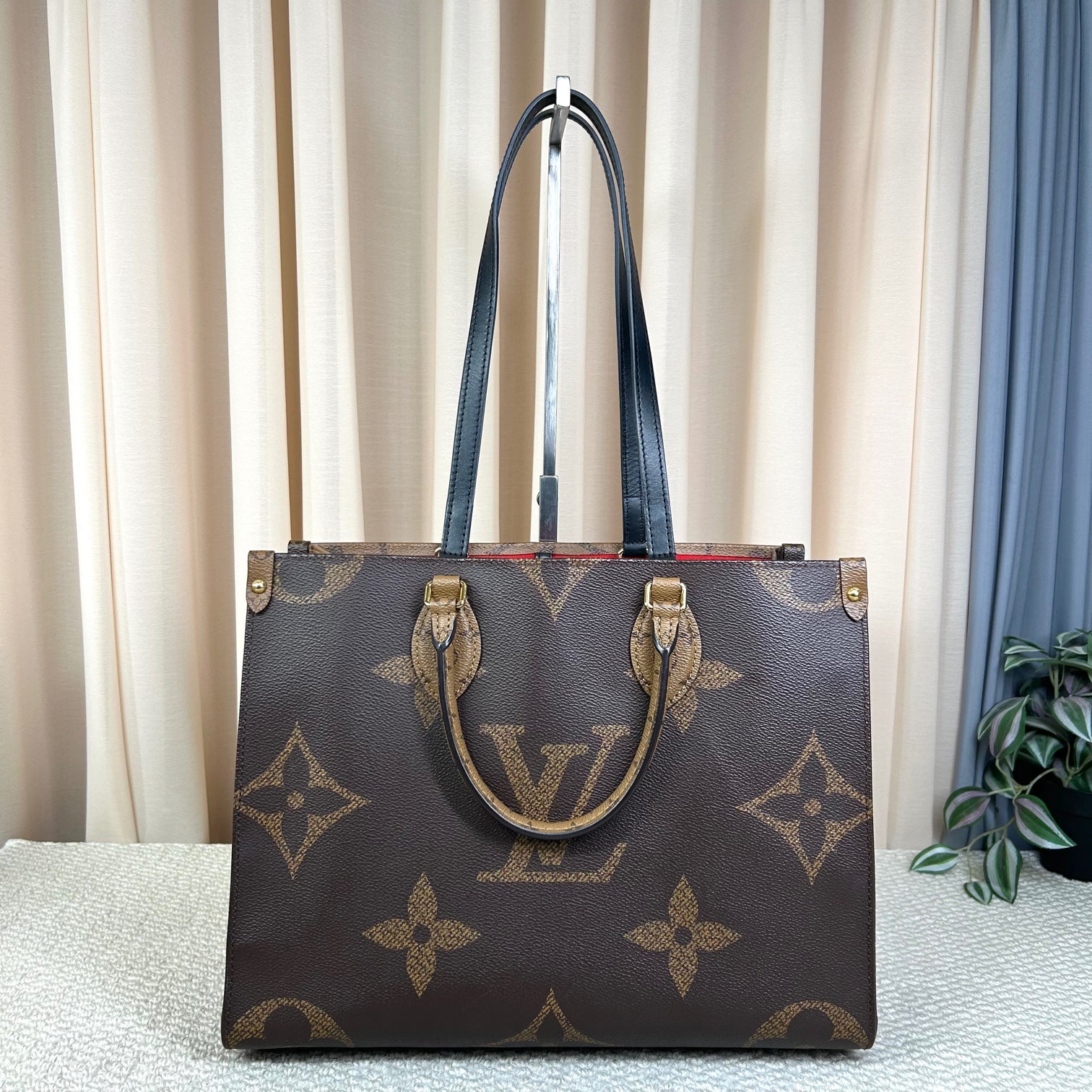 Louis Vuitton OnTheGo Tote Bag