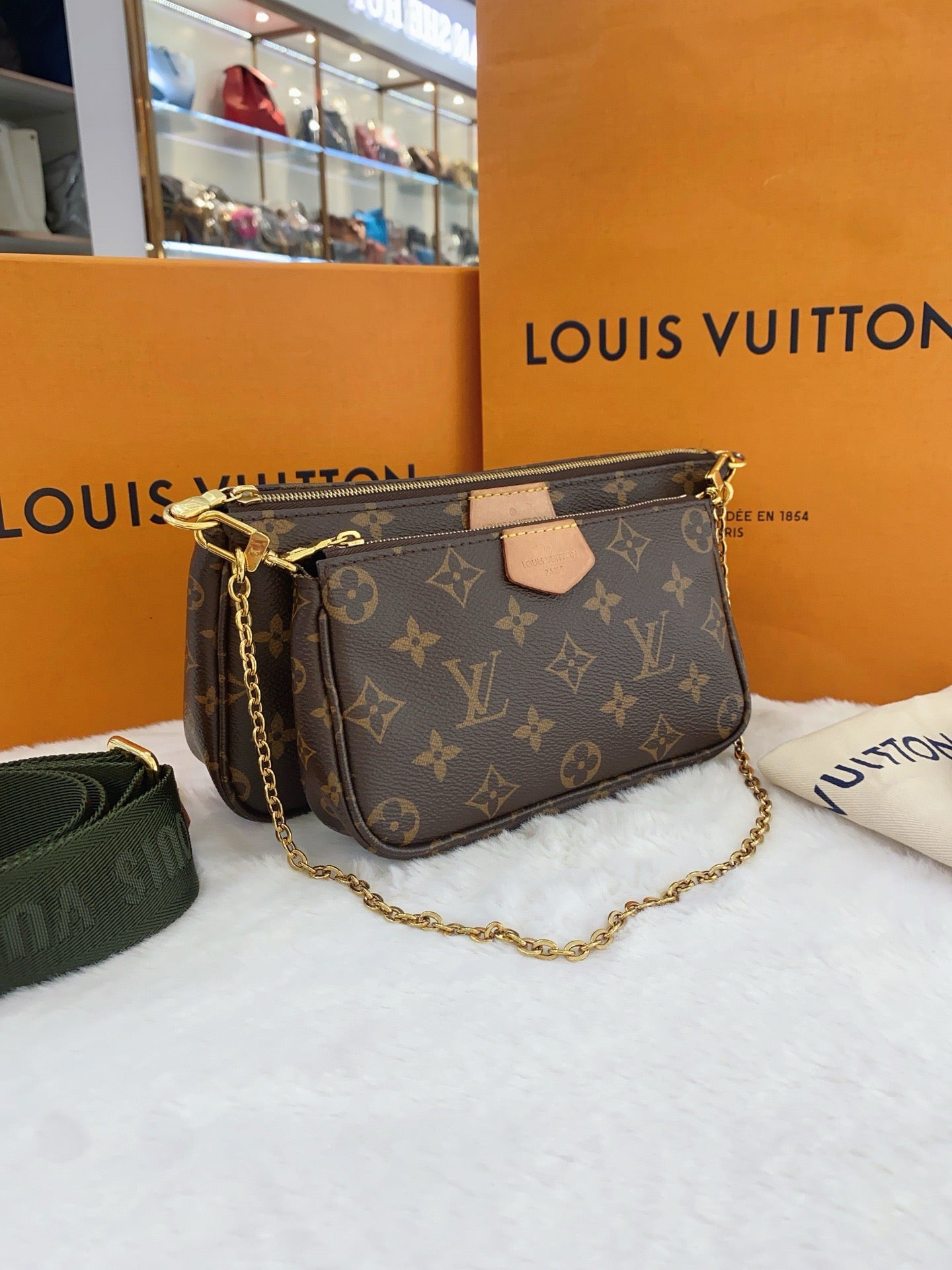 Louis Vuitton Multi Pochette Accessoires Monogram