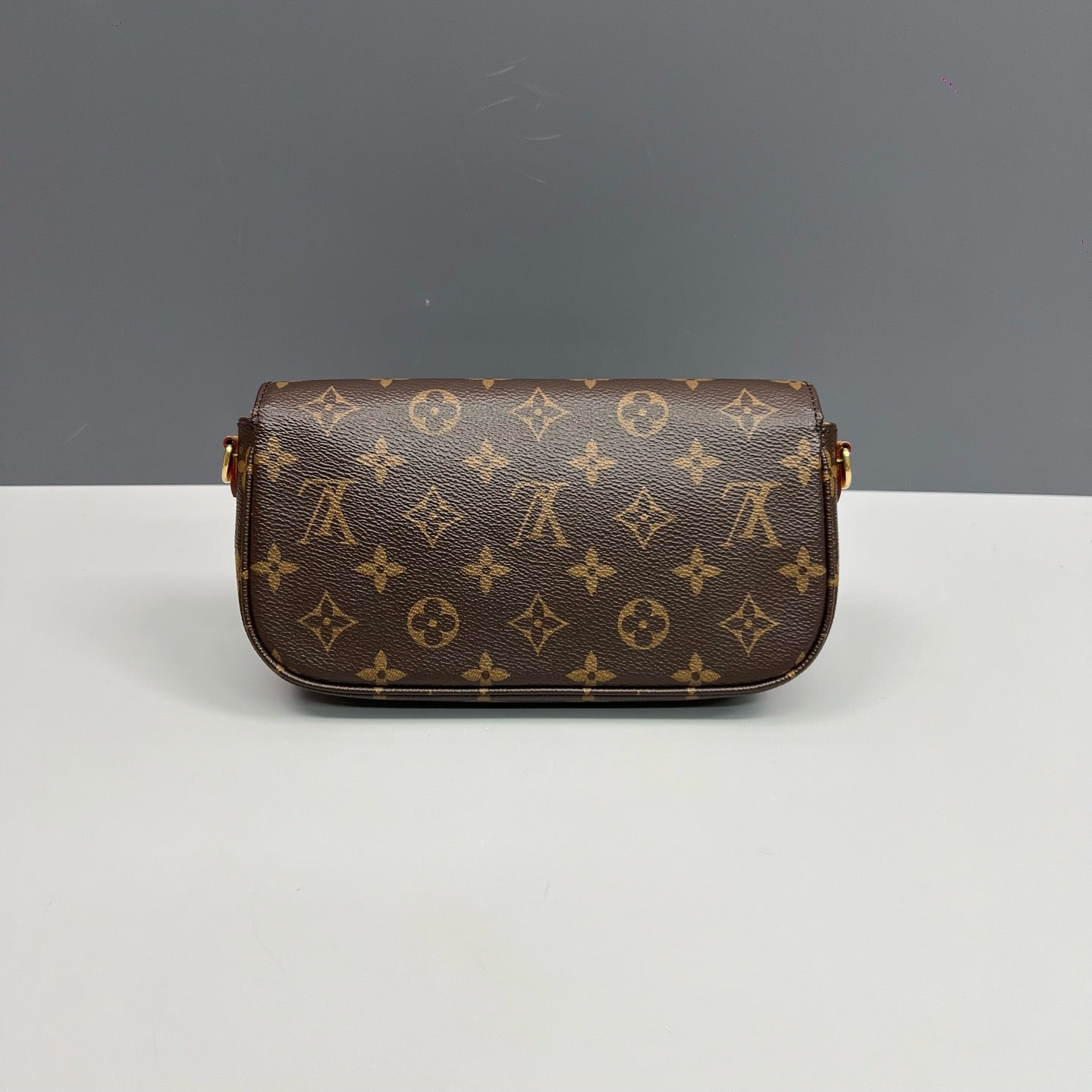 Louis Vuitton Ivy Monogram Shoulder Bag