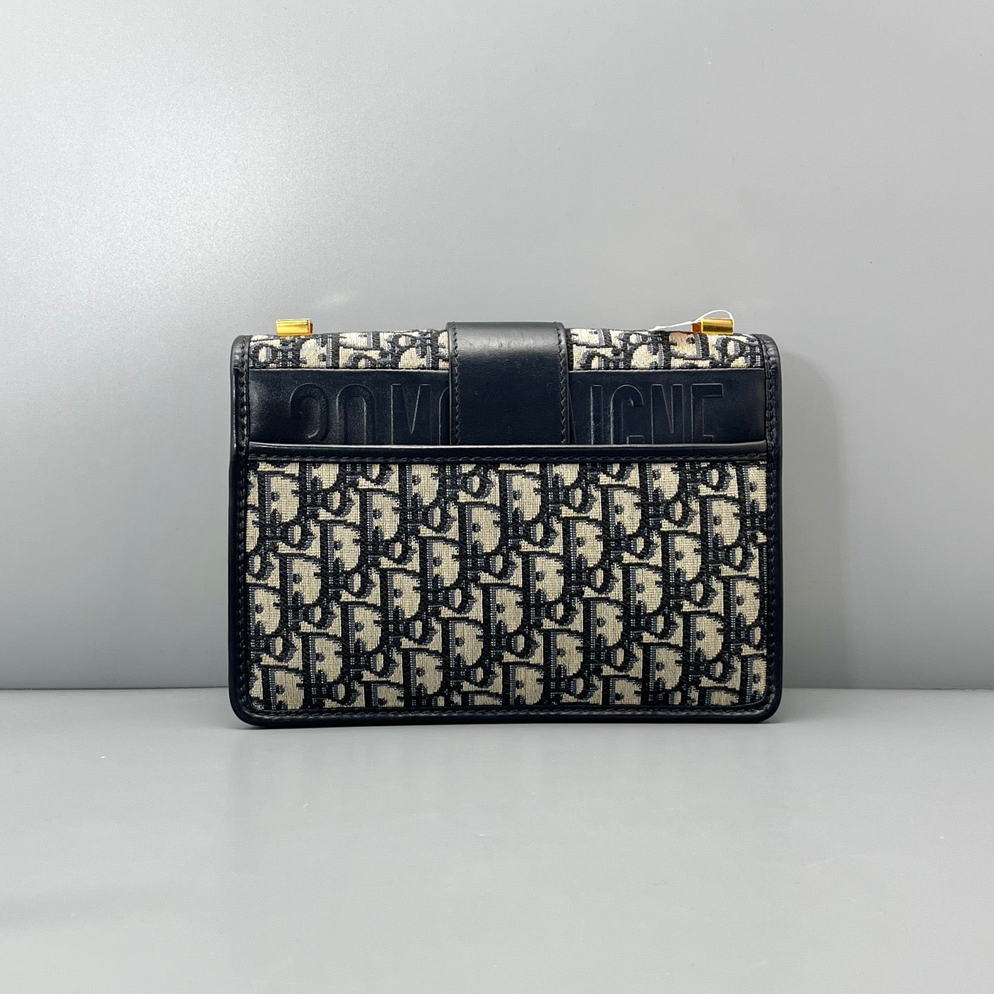 Christian Dior 30 Montaigne Blue