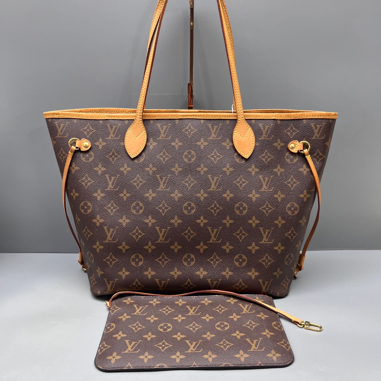 Louis Vuitton Neverfull MM Monogram Canvas Tote