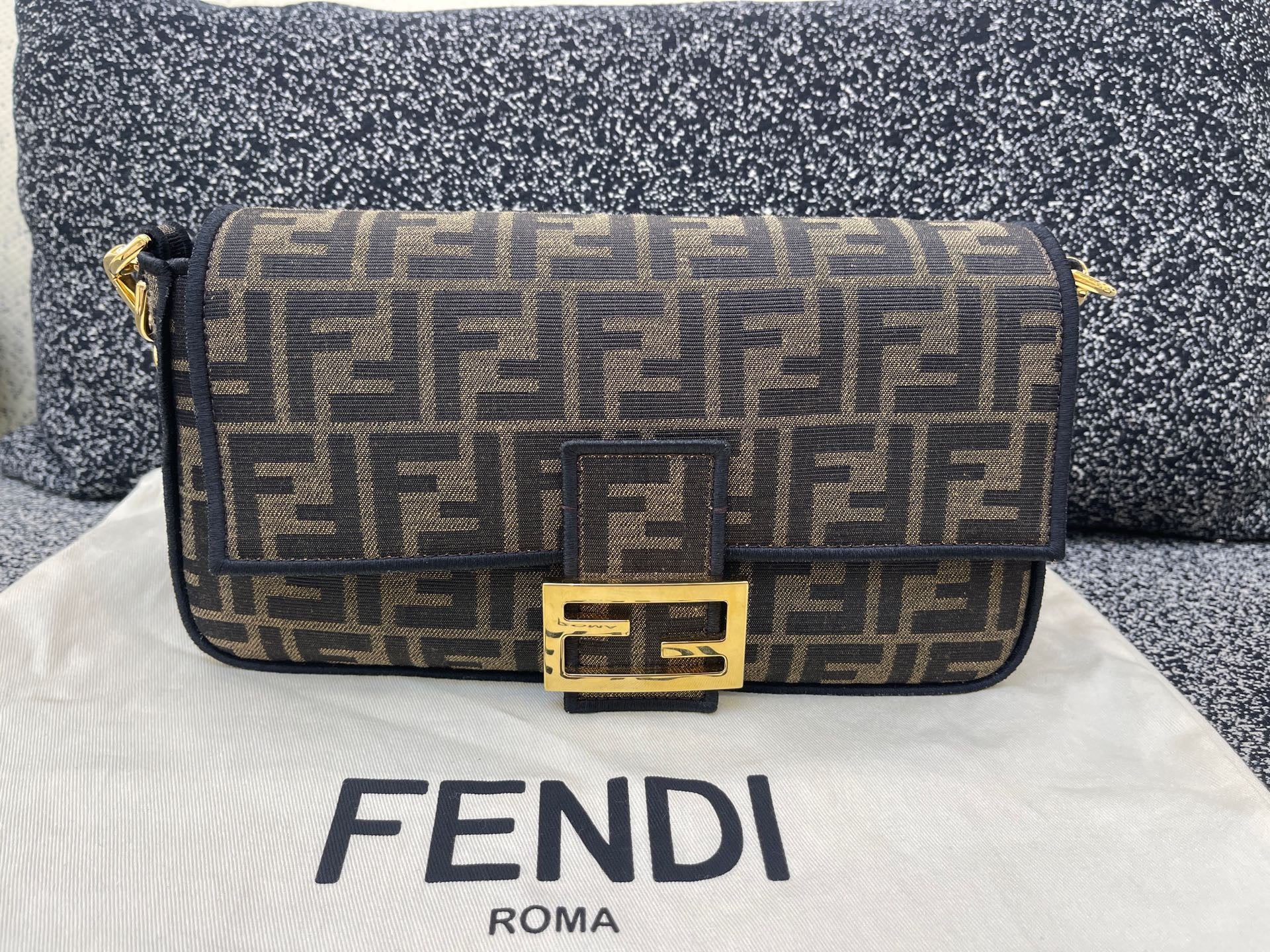 Fendi Baguette Medium