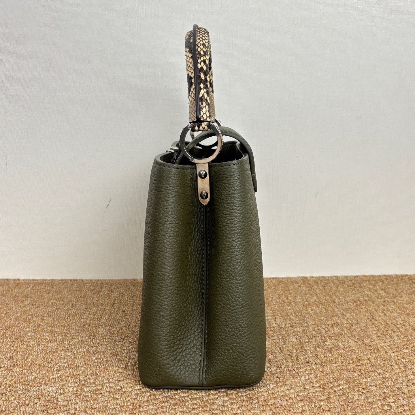 Louis Vuitton Capucines MM