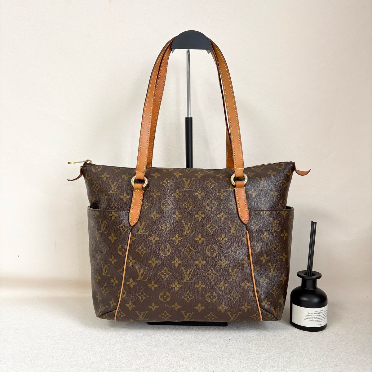 Louis Vuitton Totally MM 33cm