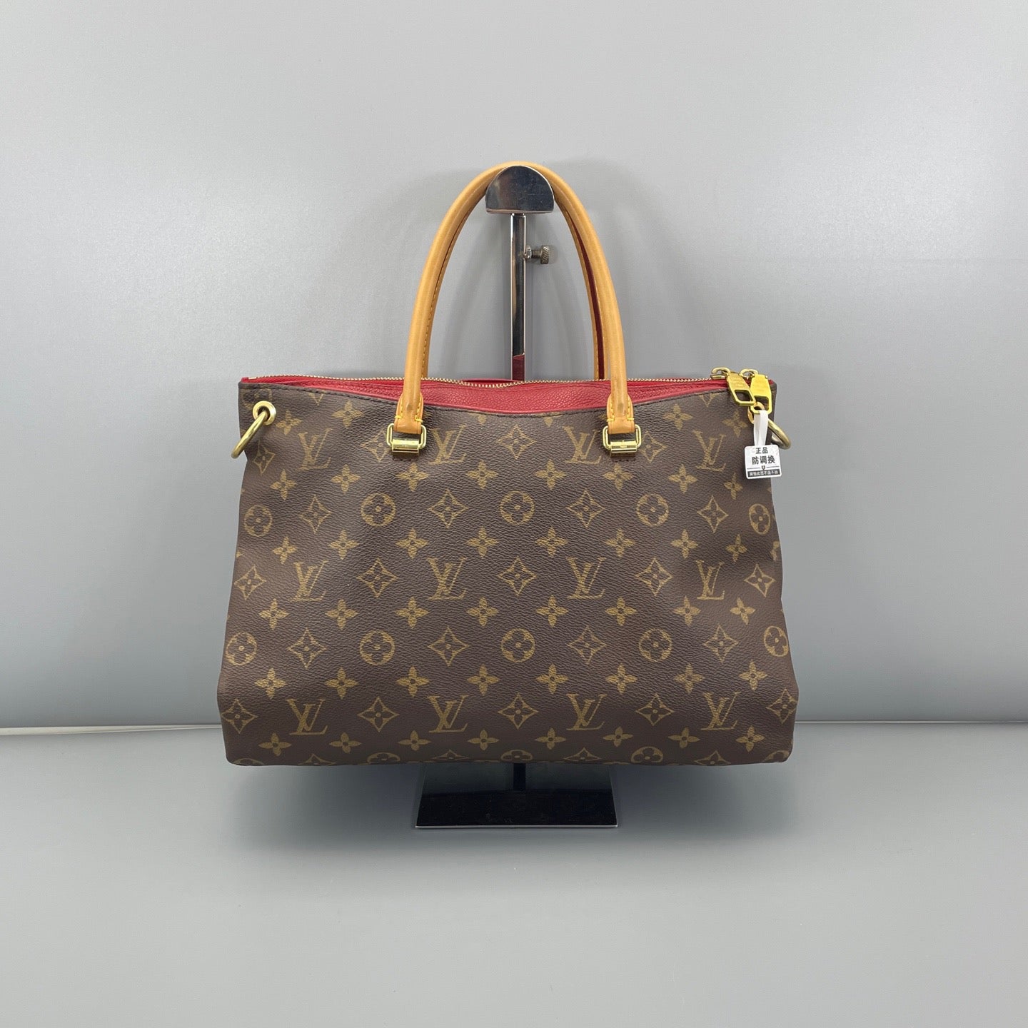 Louis Vuitton Legend MM Monogram