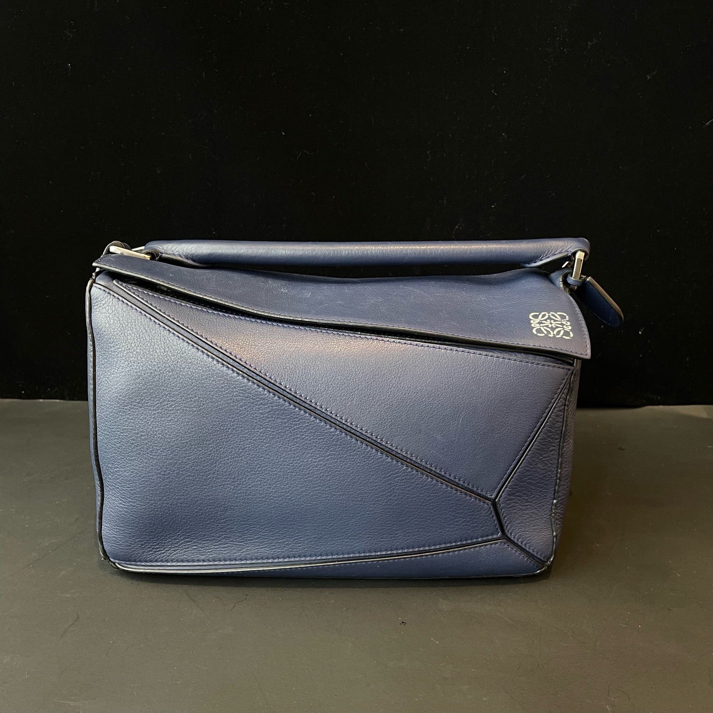 Loewe Puzzle Edge Medium Navy Blue