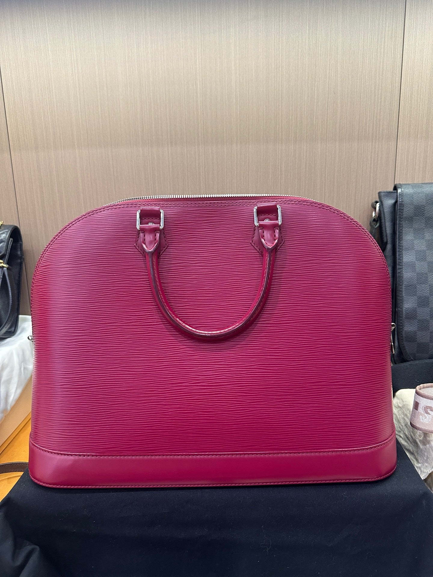 Louis Vuitton Alma GM Epi Hot Pink(No hang tag included)