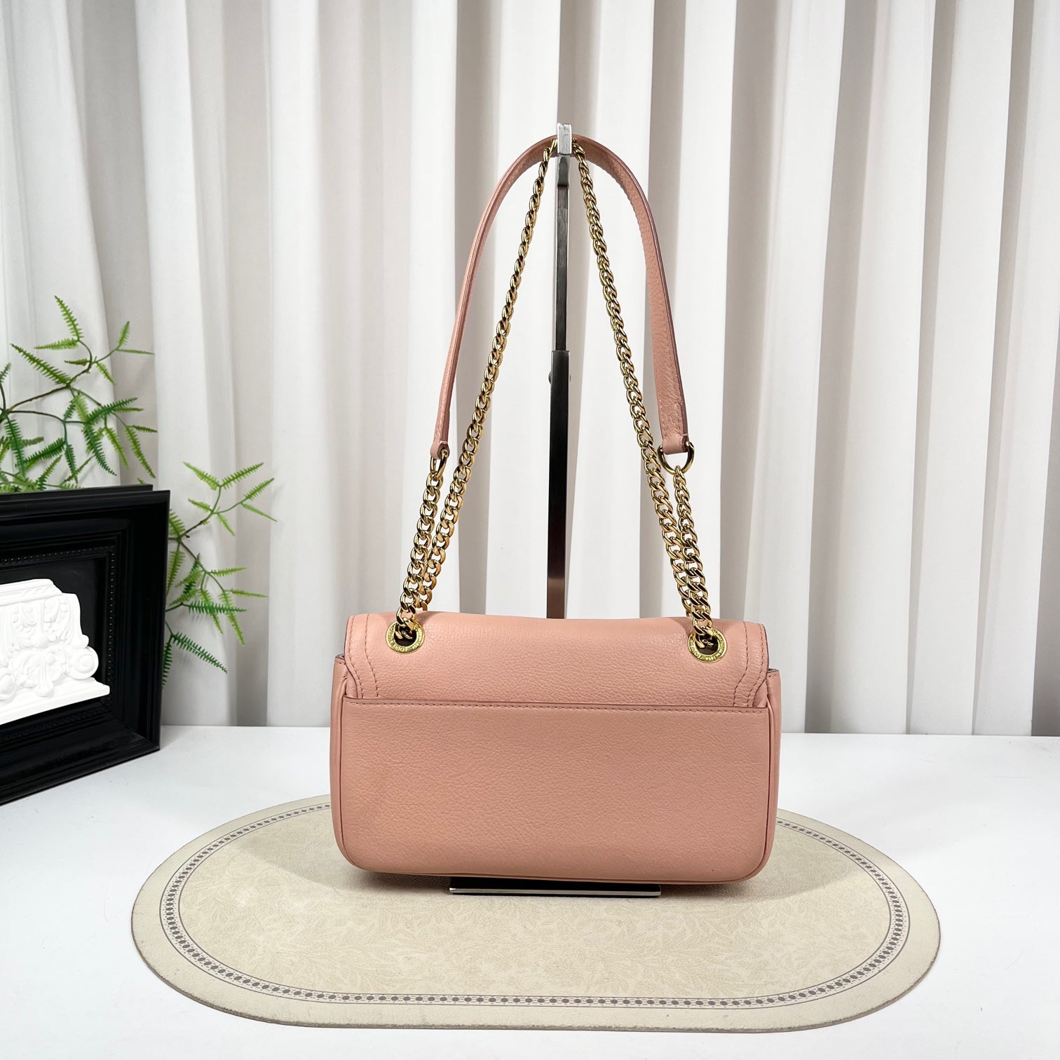 LOUIS VUITTON Lockme