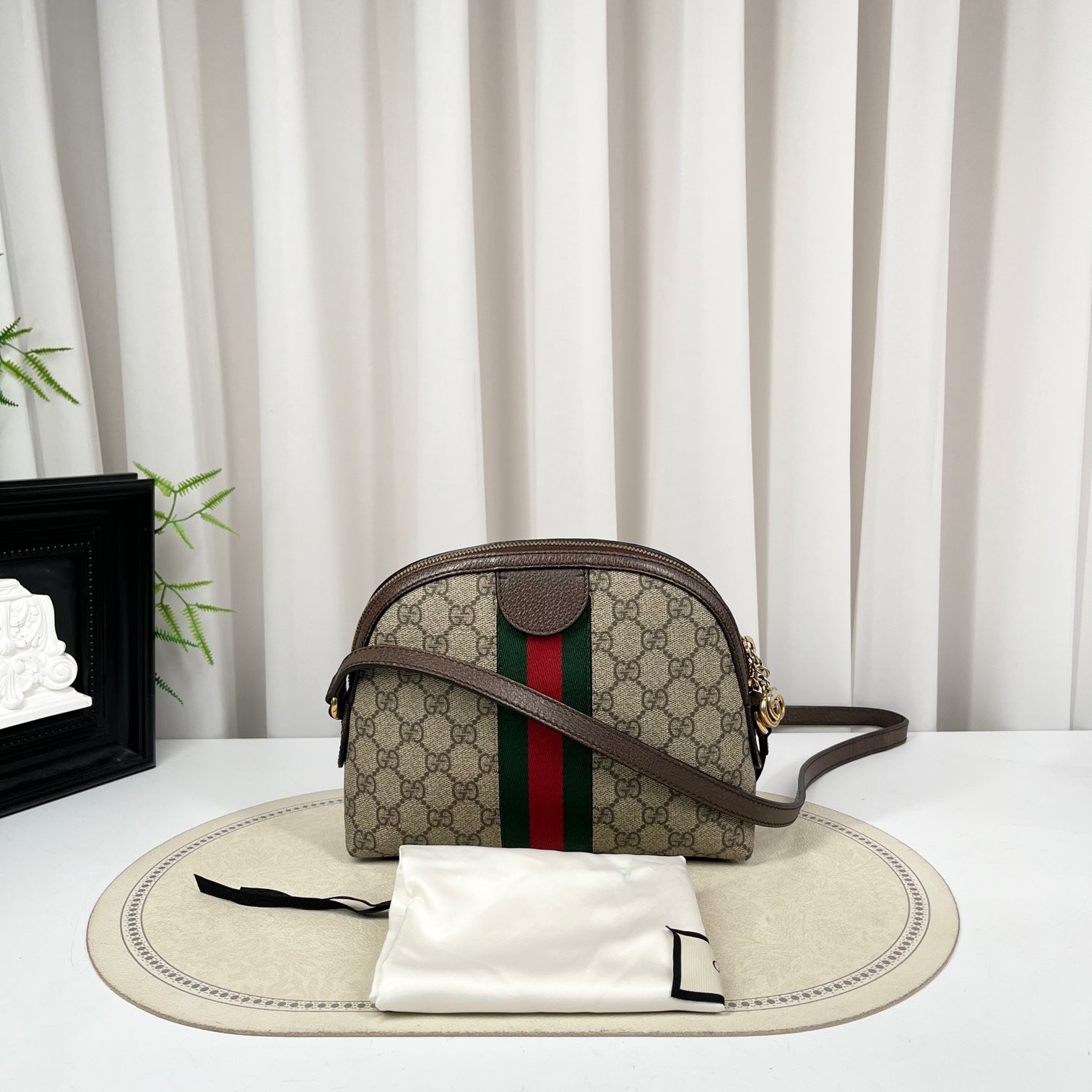 Gucci Ophidia GG Supreme Shell Bag