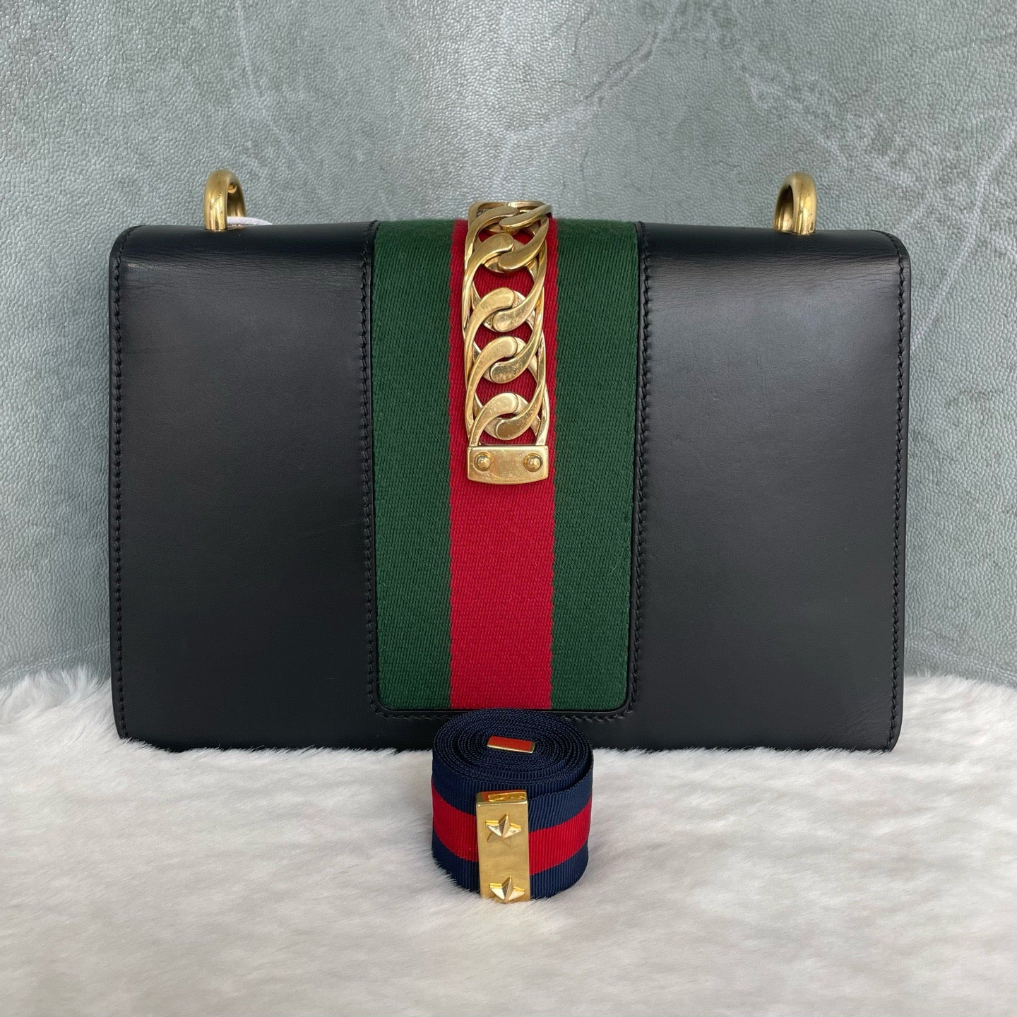 Gucci Sylvie Medium Black (no leather strap)