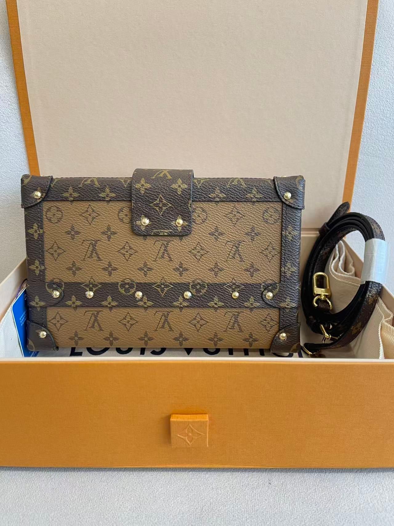 Louis Vuitton Petite Malle