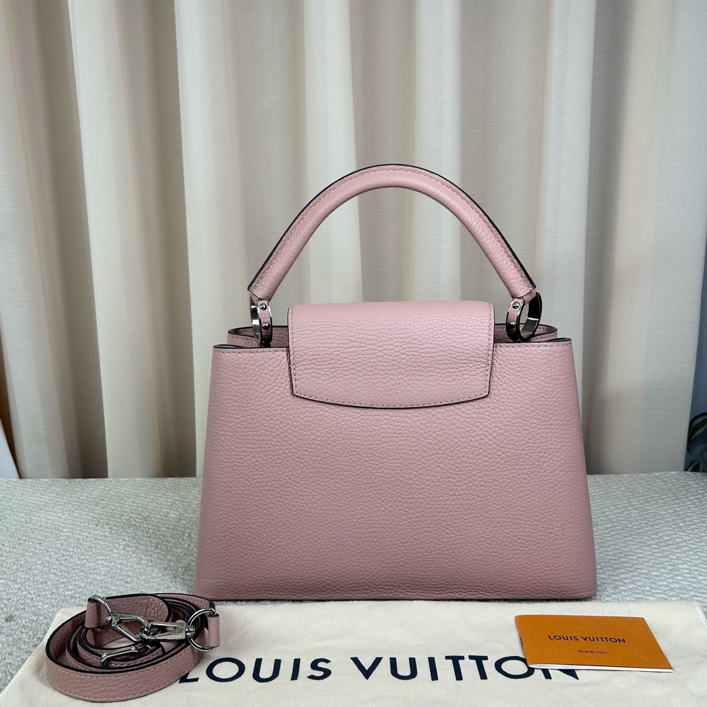 LV Capucines MM Pink Taurillon Leather Bag