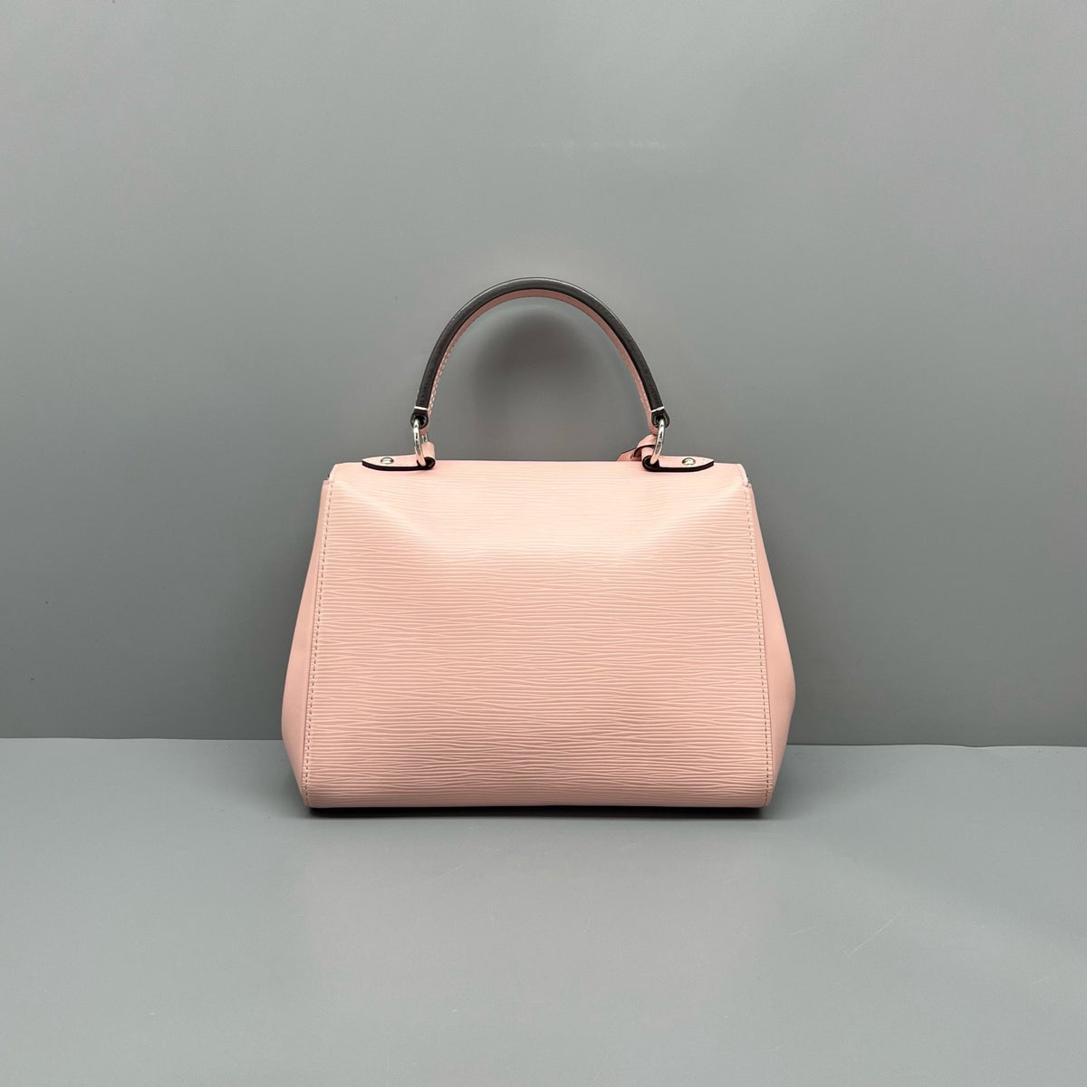 Louis Vuitton Cluny Pink