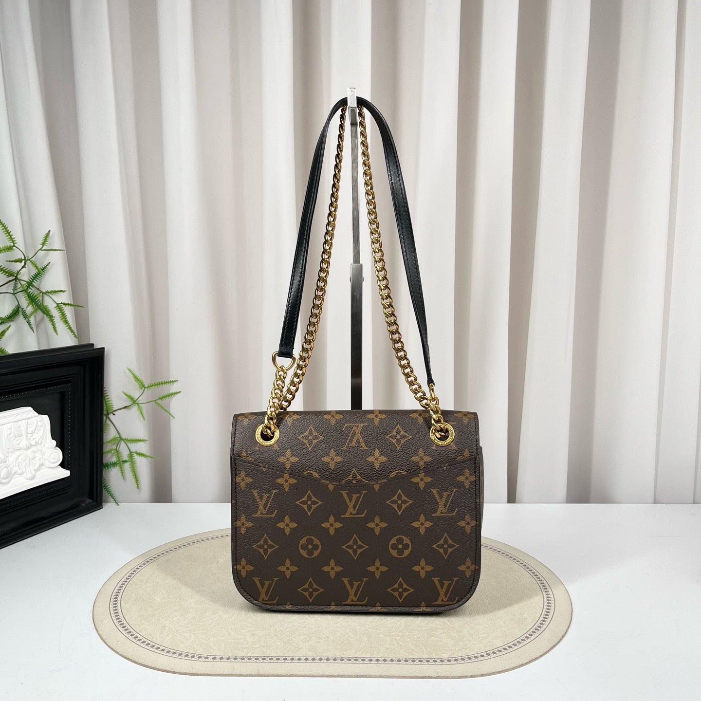 LV Passy Chain Shoulder Bag