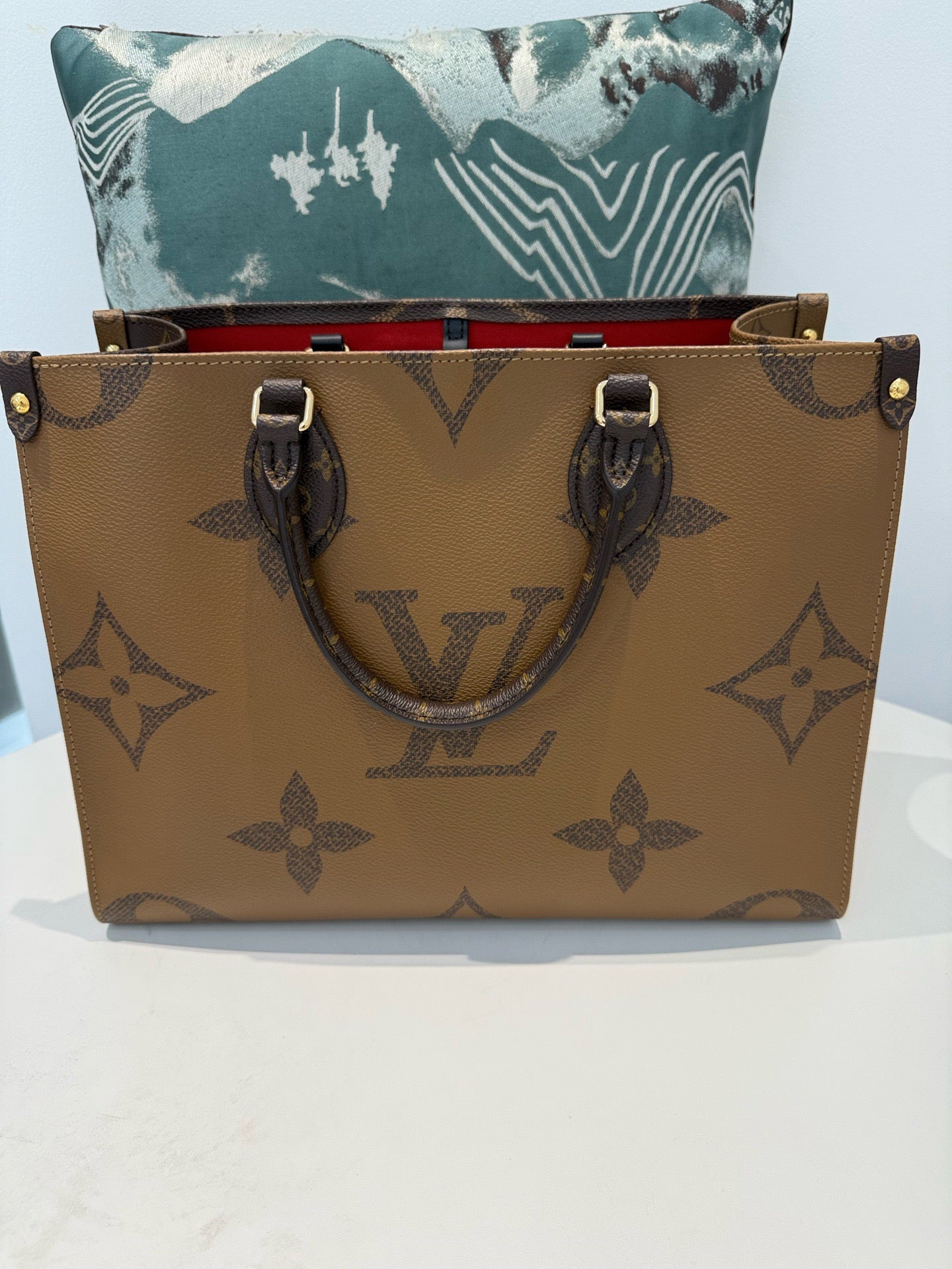 Louis Vuitton OnTheGo MM Medium Two-Tone Giant Monogram