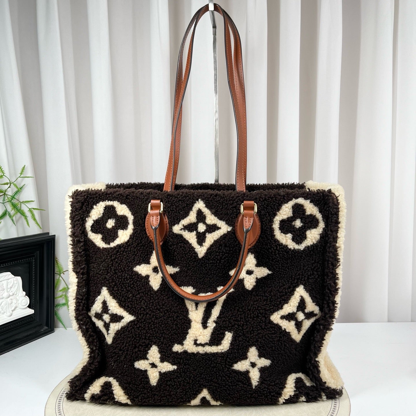 Louis Vuitton OnTheGo Large Black&Cream Teddy Bag
