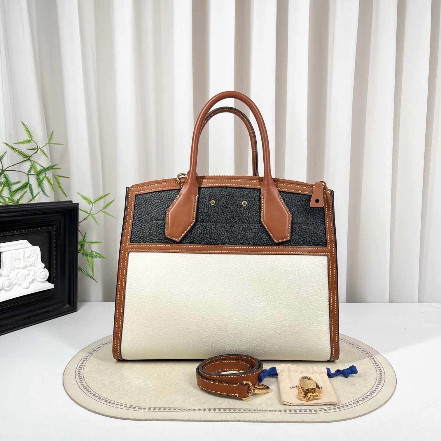 LOUIS VUITTON City Steamer Bag