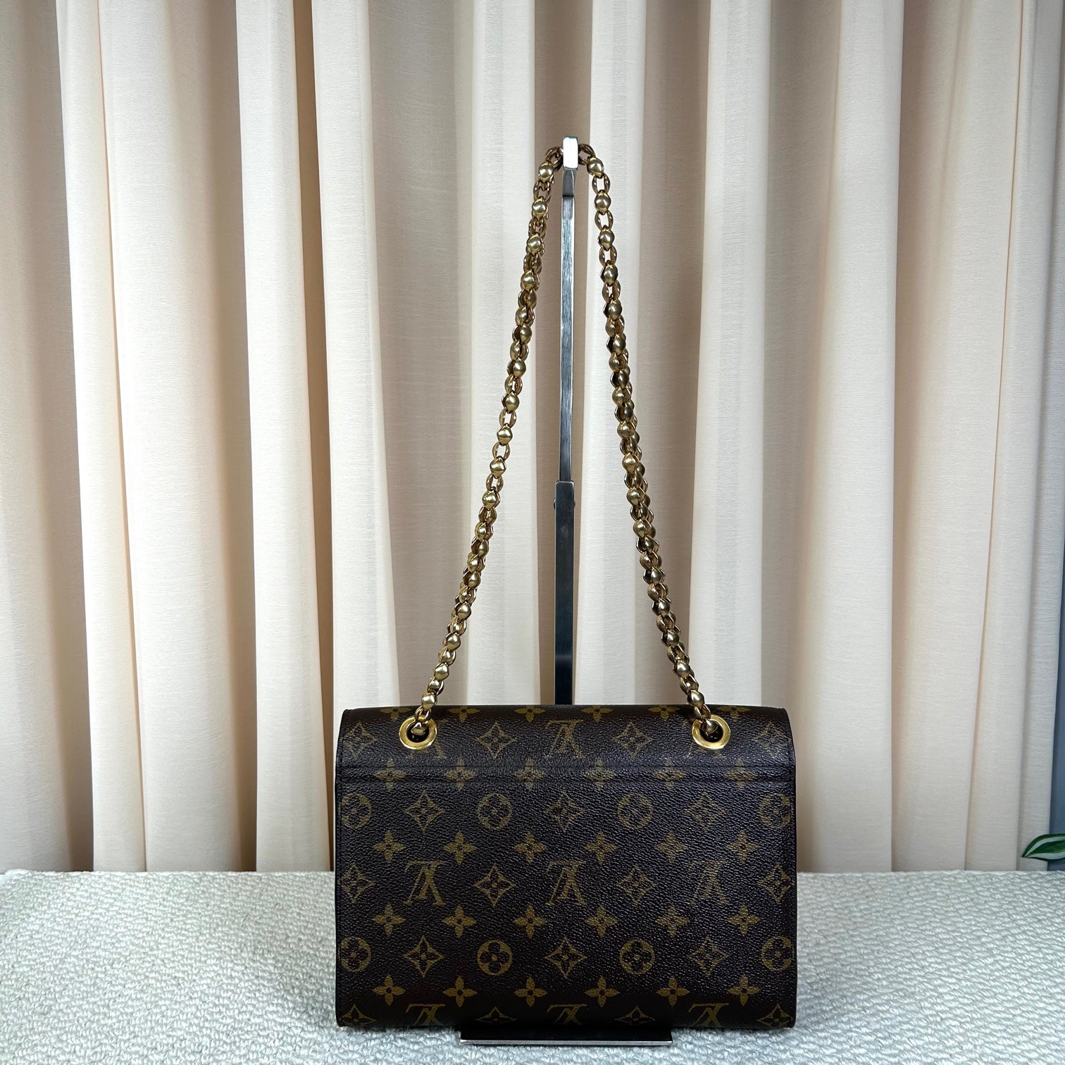 Louis Vuitton Chain Flap Bag