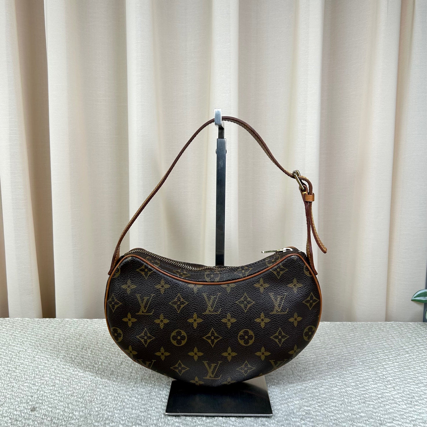 Louis Vuitton LV Pea Bag Monogram Canvas