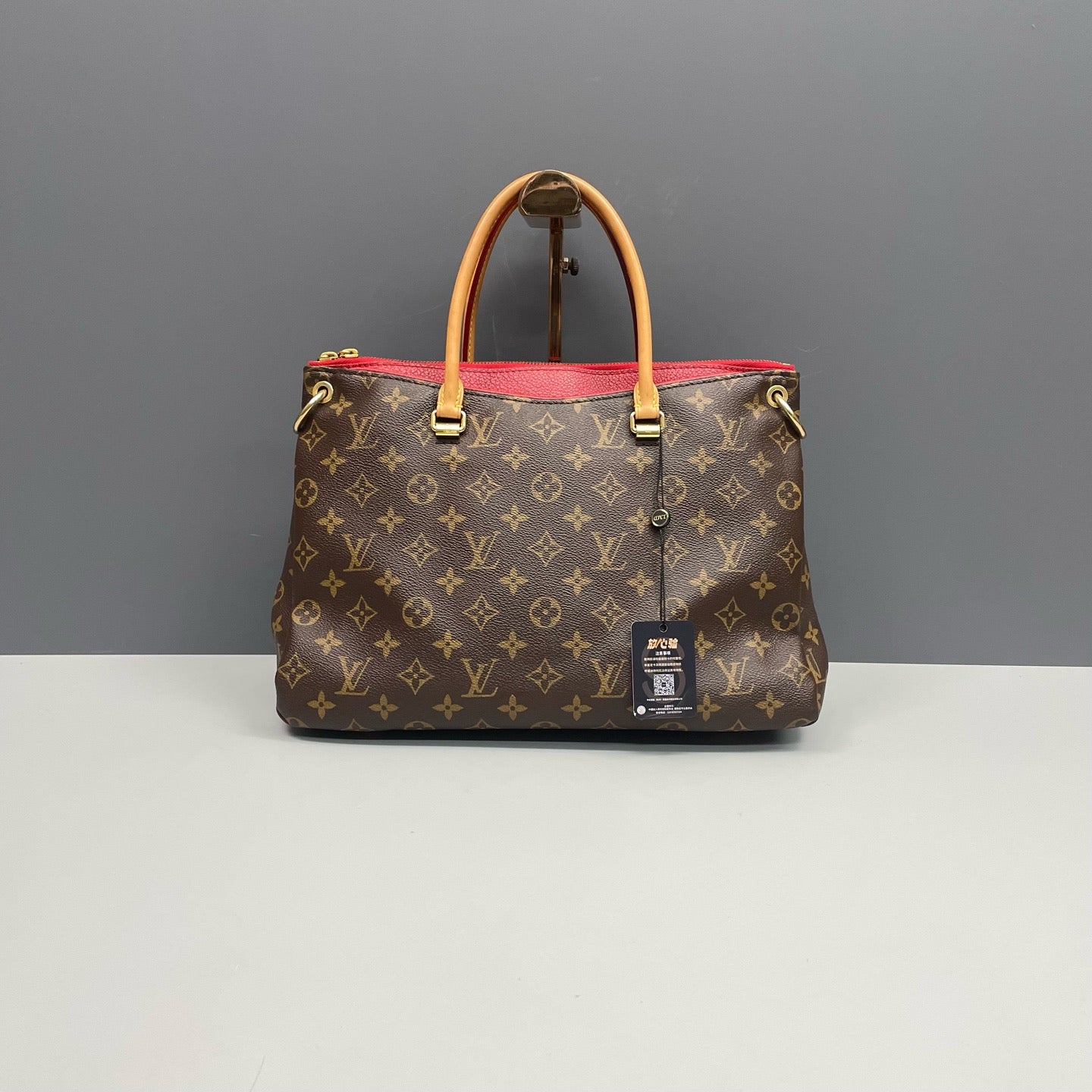 Louis Vuitton Pallas MM Handbag in Classic Monogram