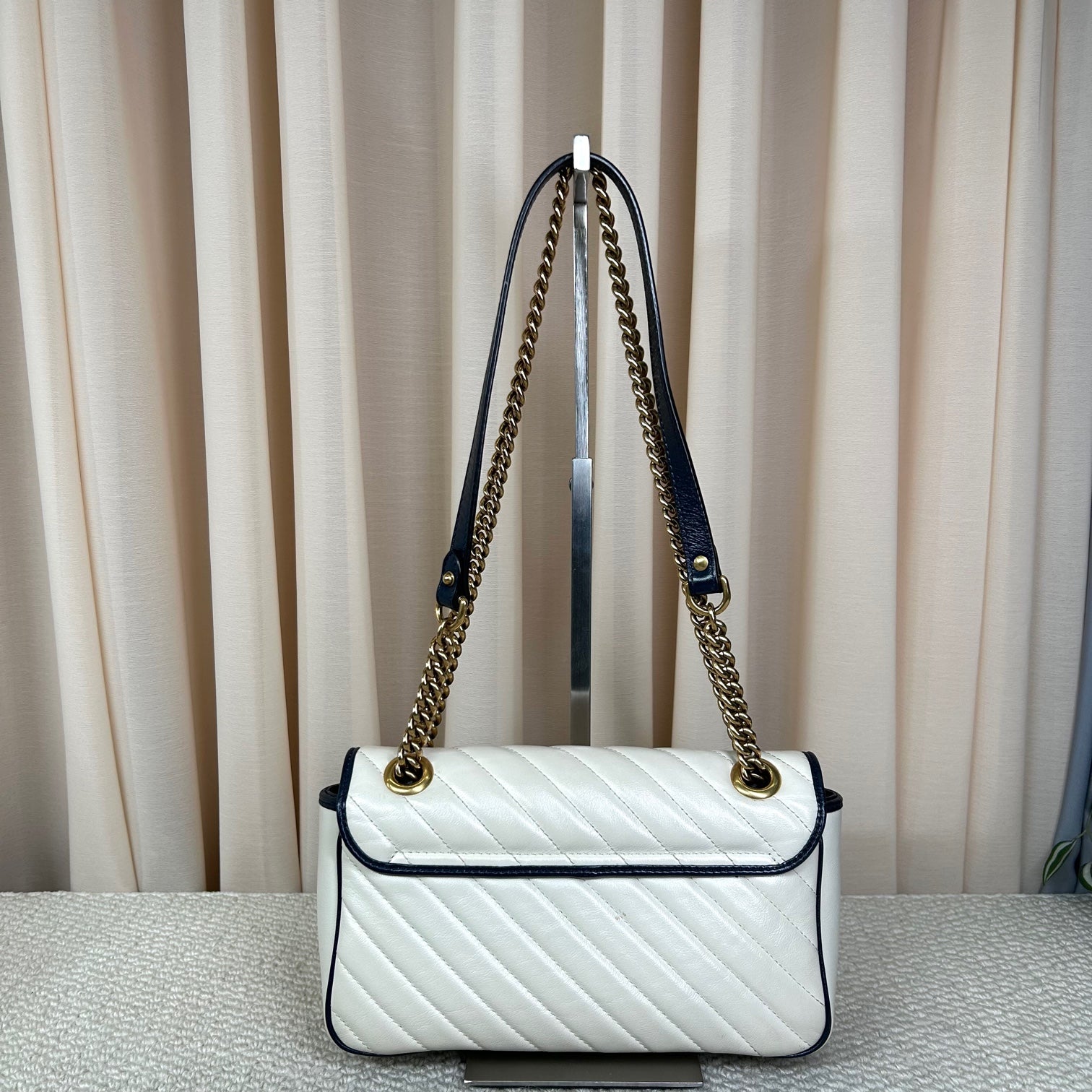 Gucci Marmont 26 Shoulder Bag