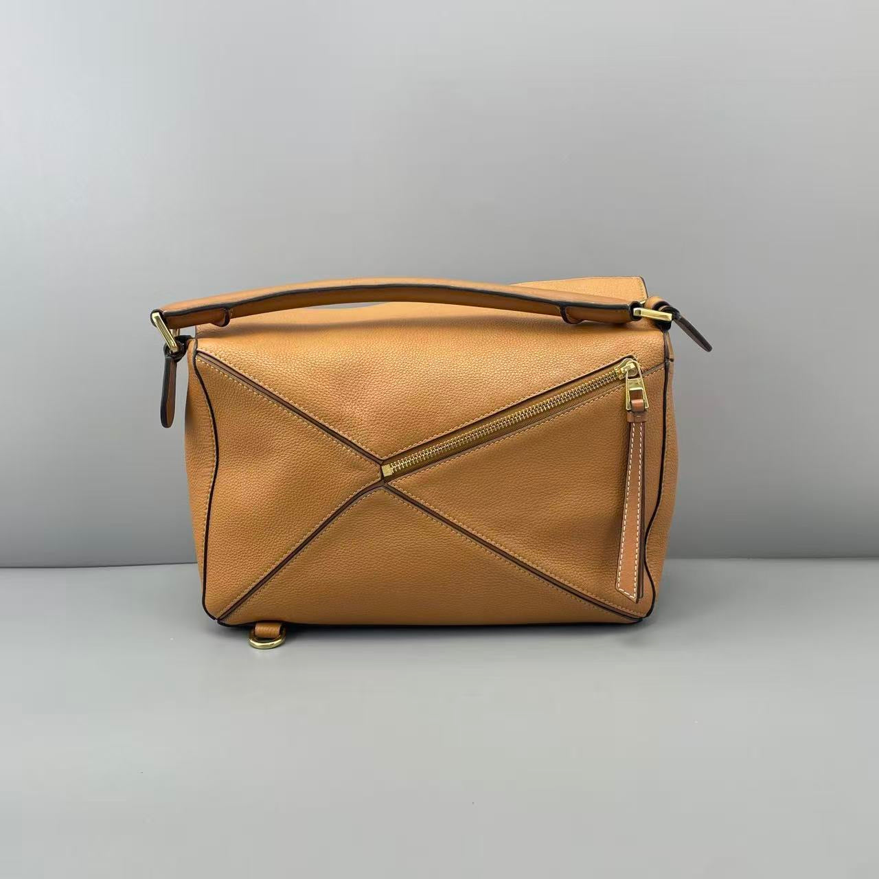 Loewe Puzzle Medium Tan