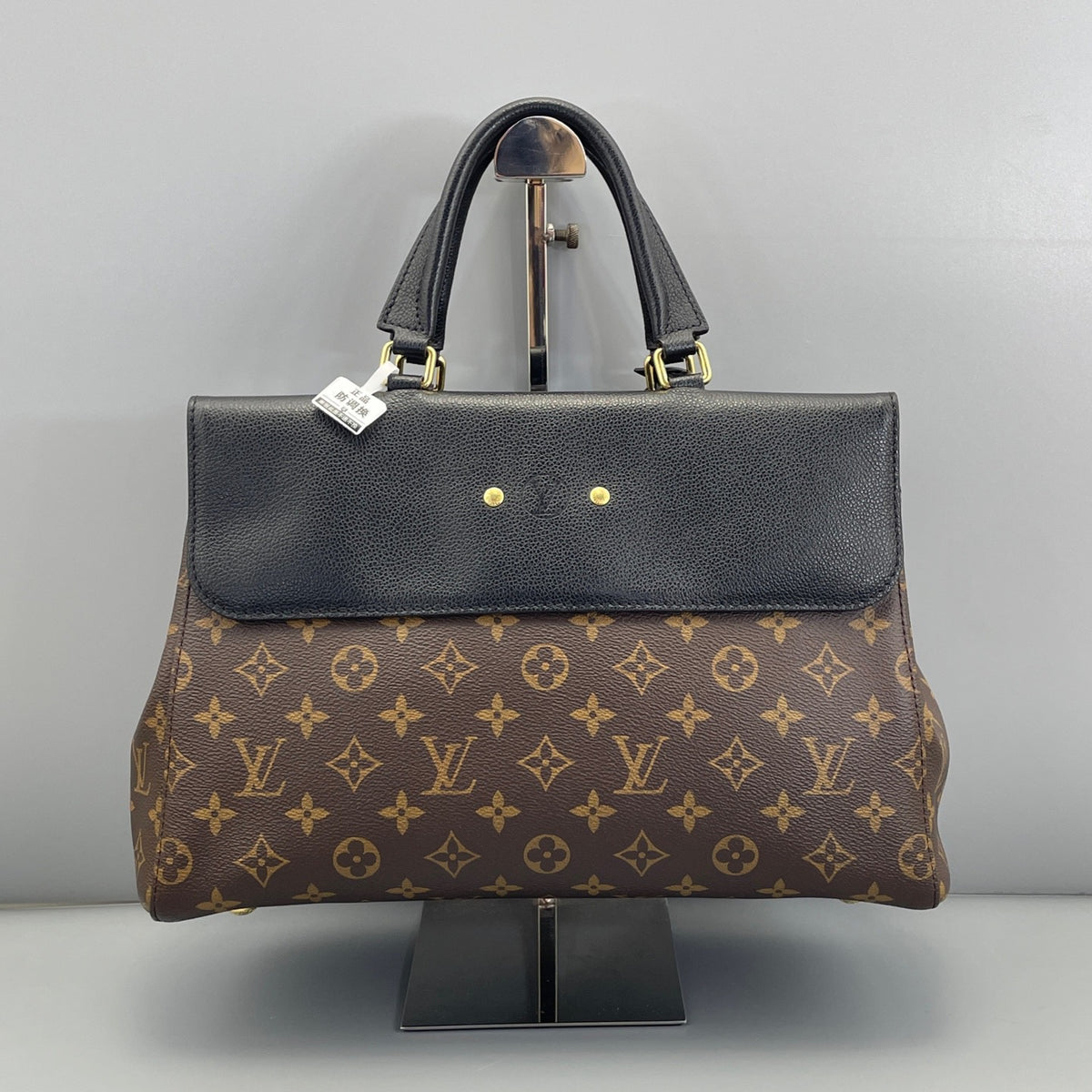 Louis Vuitton Monogram Venus