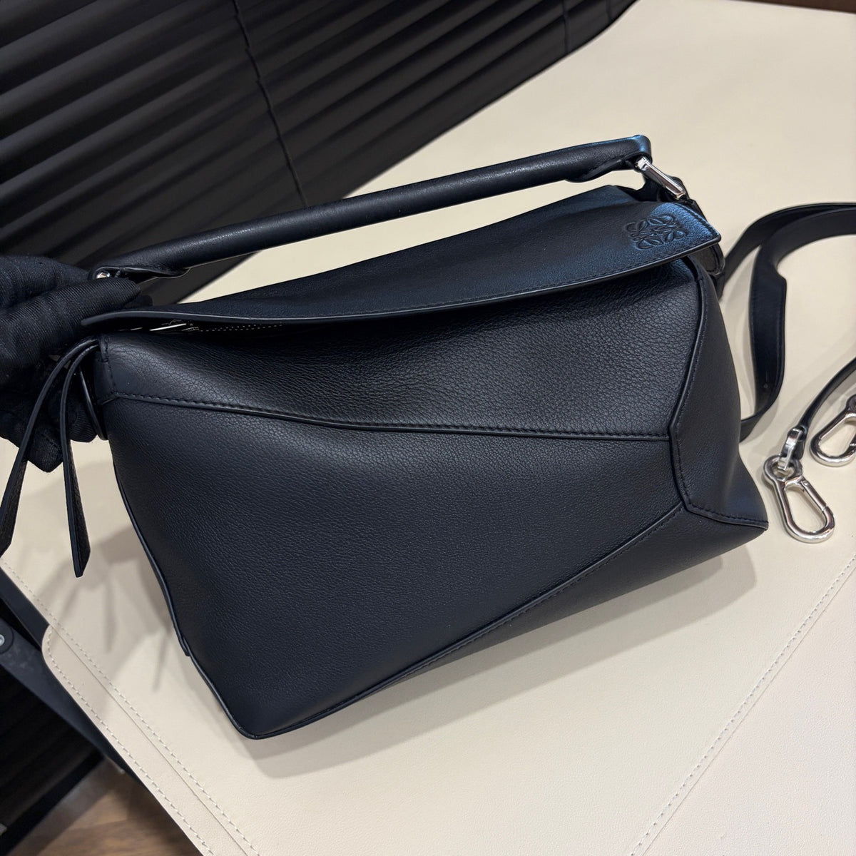 Loewe Puzzle Small, Black Grained Calfskin