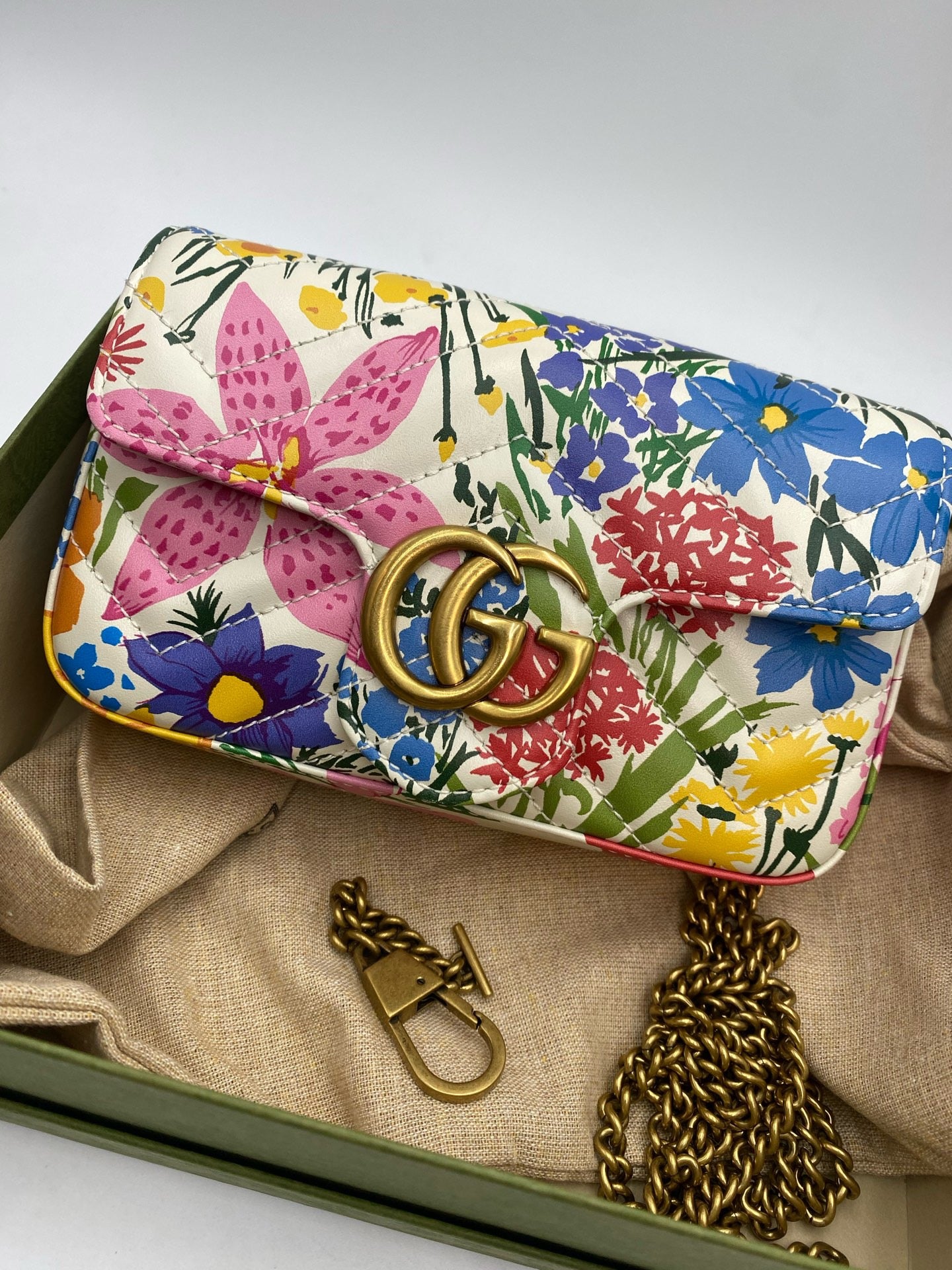 GUCCI GG Marmont Mini(staff sale with tag cut)