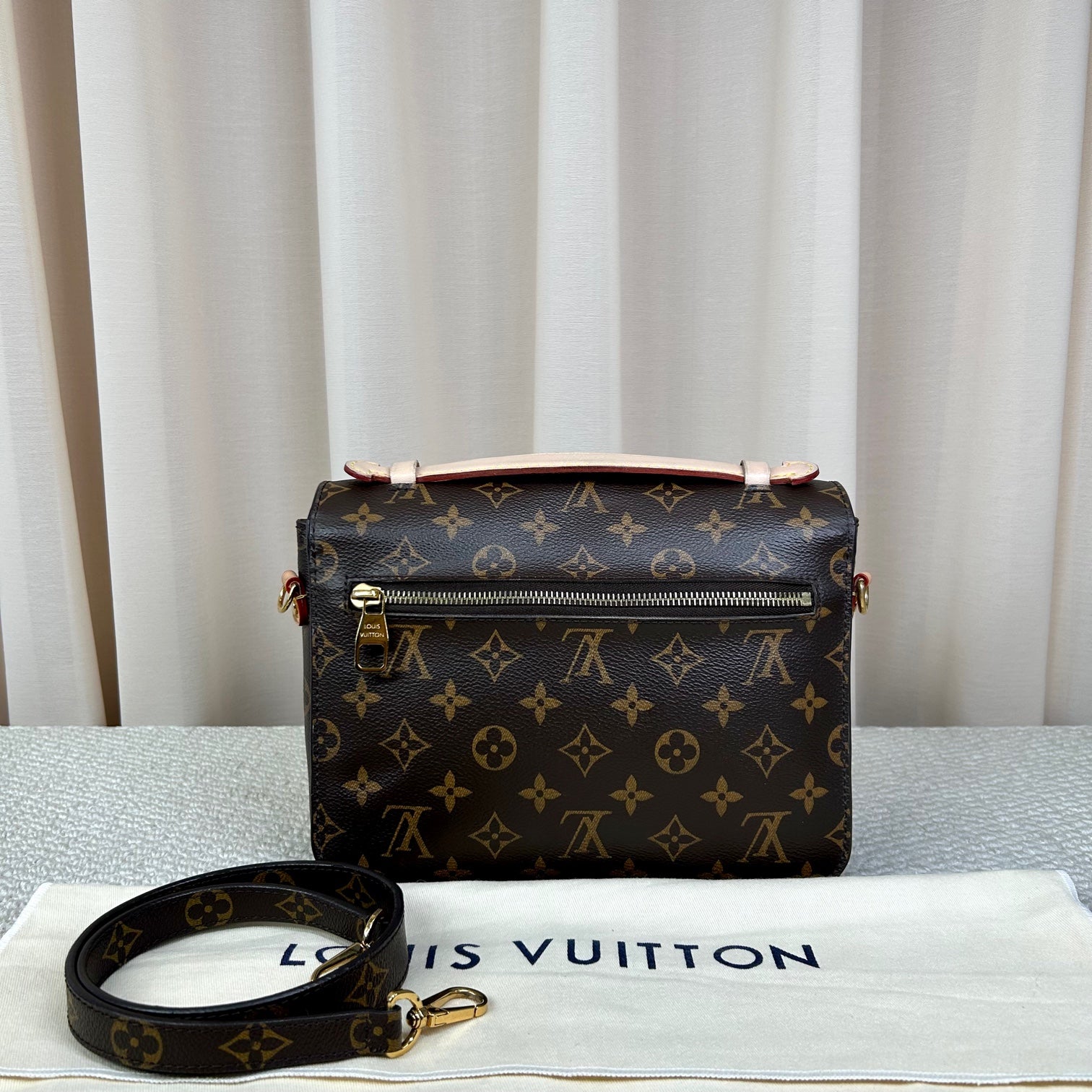 Louis Vuitton Pochette Metis Monogram Bag