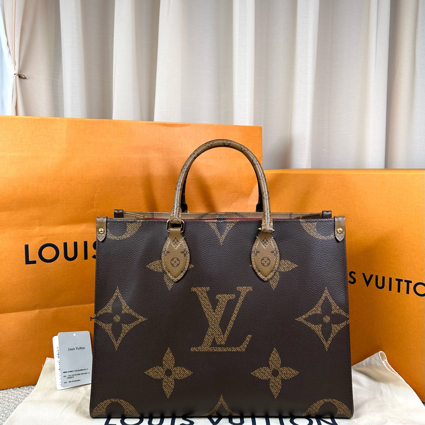 Louis Vuitton Monogram OnTheGo MM Tote Bag