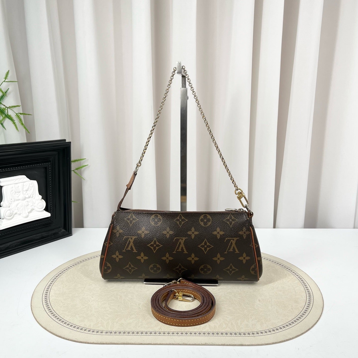 Louis Vuitton LV Eva Clutch Bag Monogram Canvas