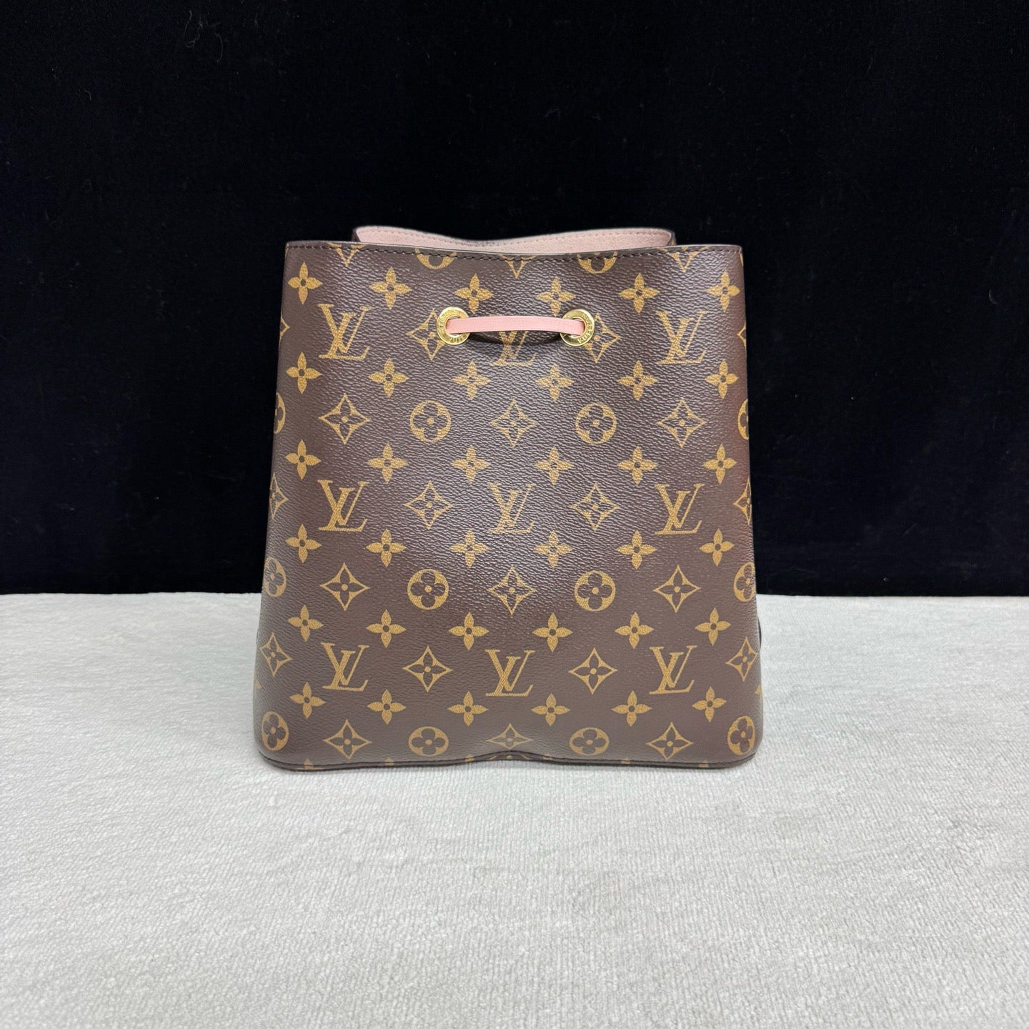 Louis Vuitton Neonoe MM Monogram Rose Ballerine Bucket Bag (2020, Microchip)
