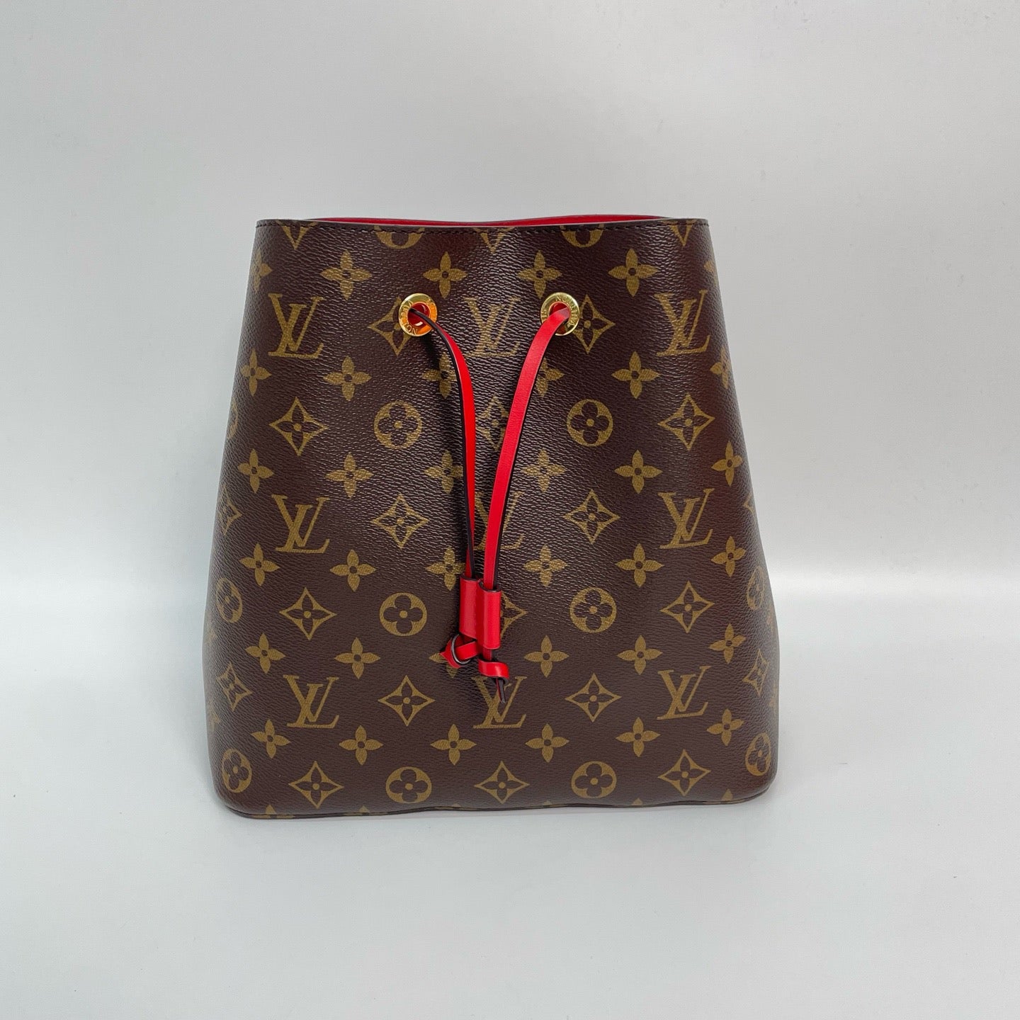 Louis Vuitton NeoNoe MM Bucket Bag in Classic Monogram