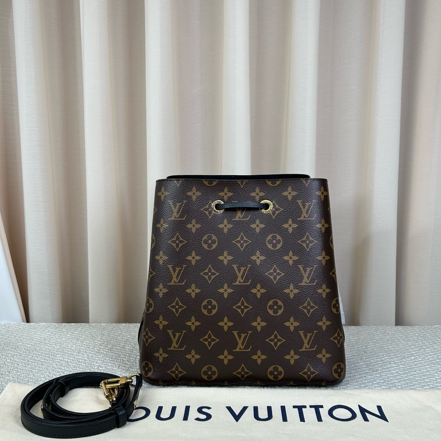LV NeoNoe MM Monogram Black Bag