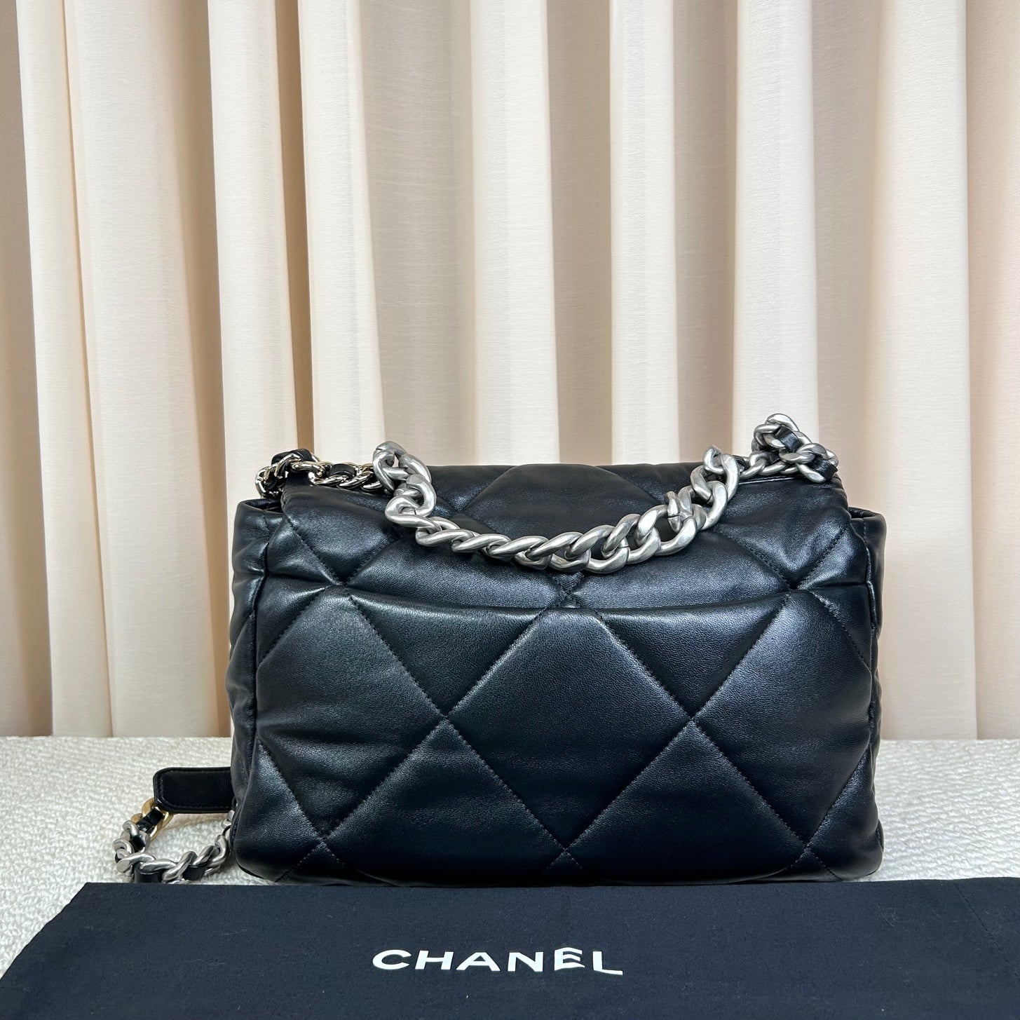 CHANEL 19 Bag