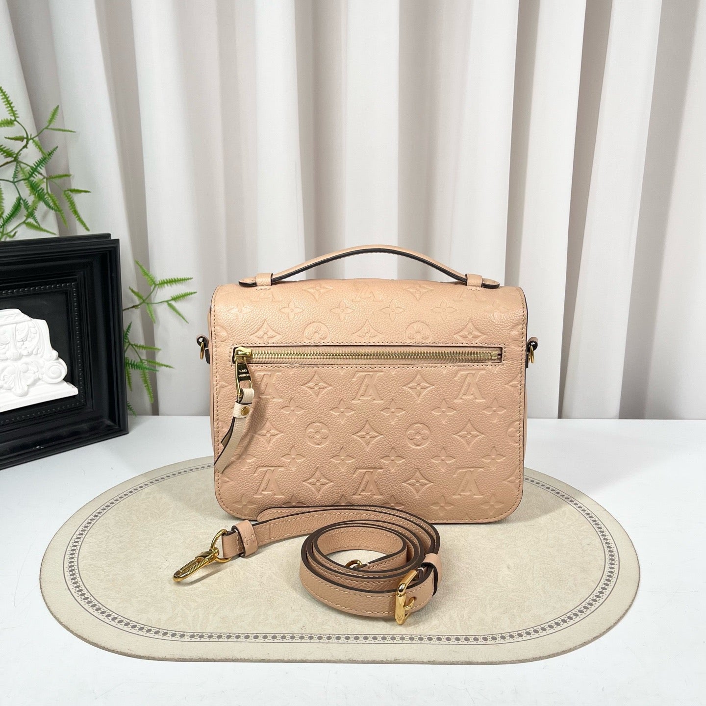 Louis Vuitton Metis Bag Medium