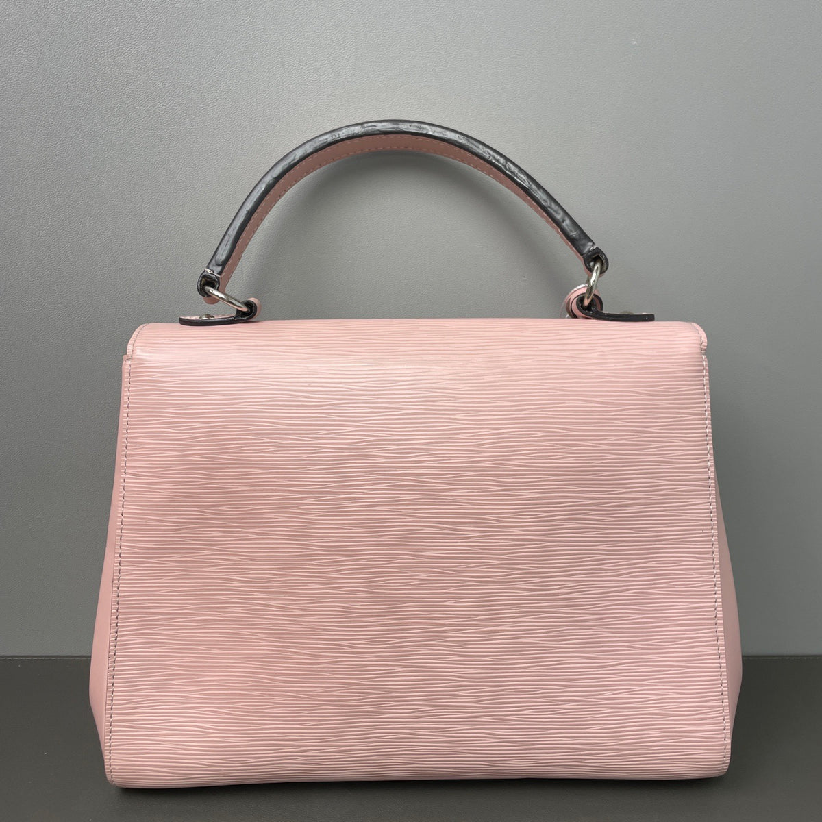 Louis Vuitton Cluny Pink