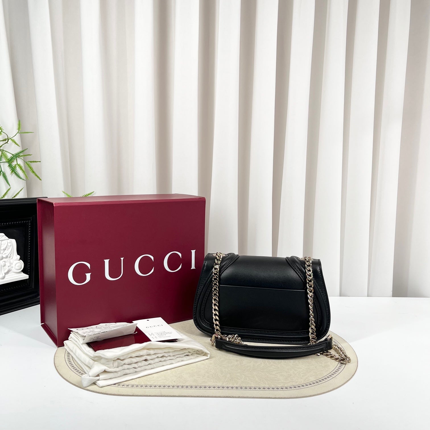 GUCCI Blondie Chain Shoulder Bag
