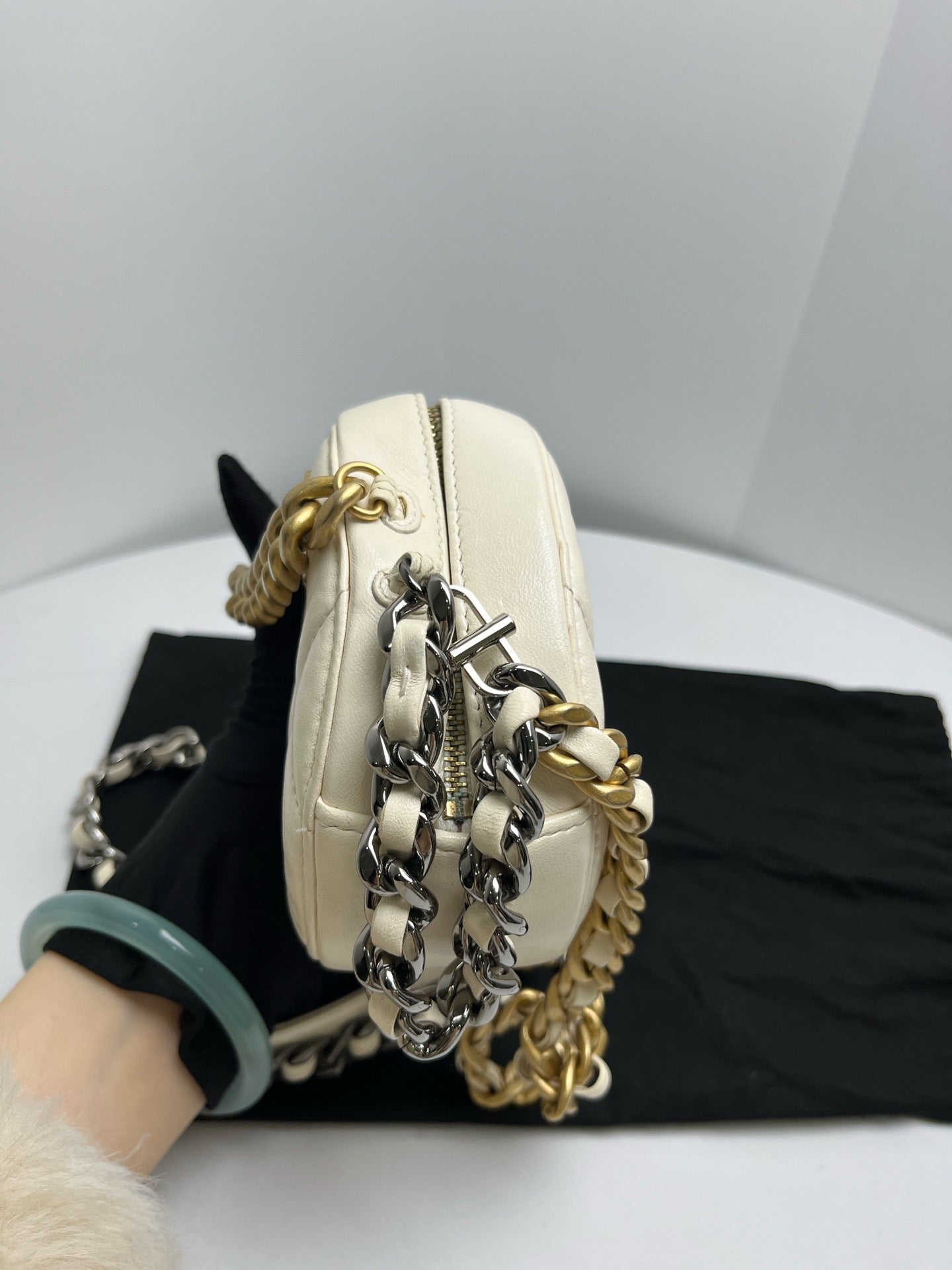 Chanel 19 Round Clutch With Chain White